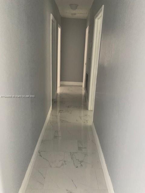 BREEZYWAY MANOR - Residential Lease