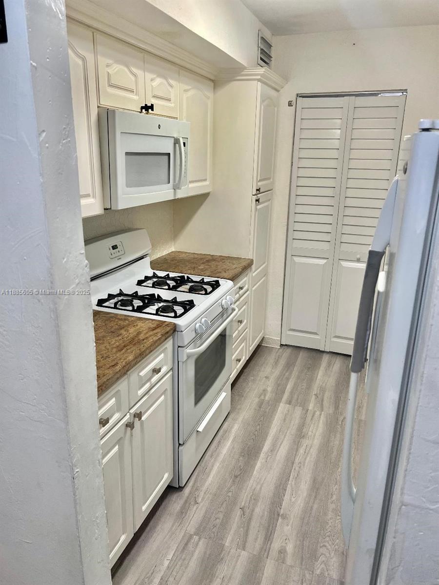 WESTLAND PLAZA GARDENS CO - Residential