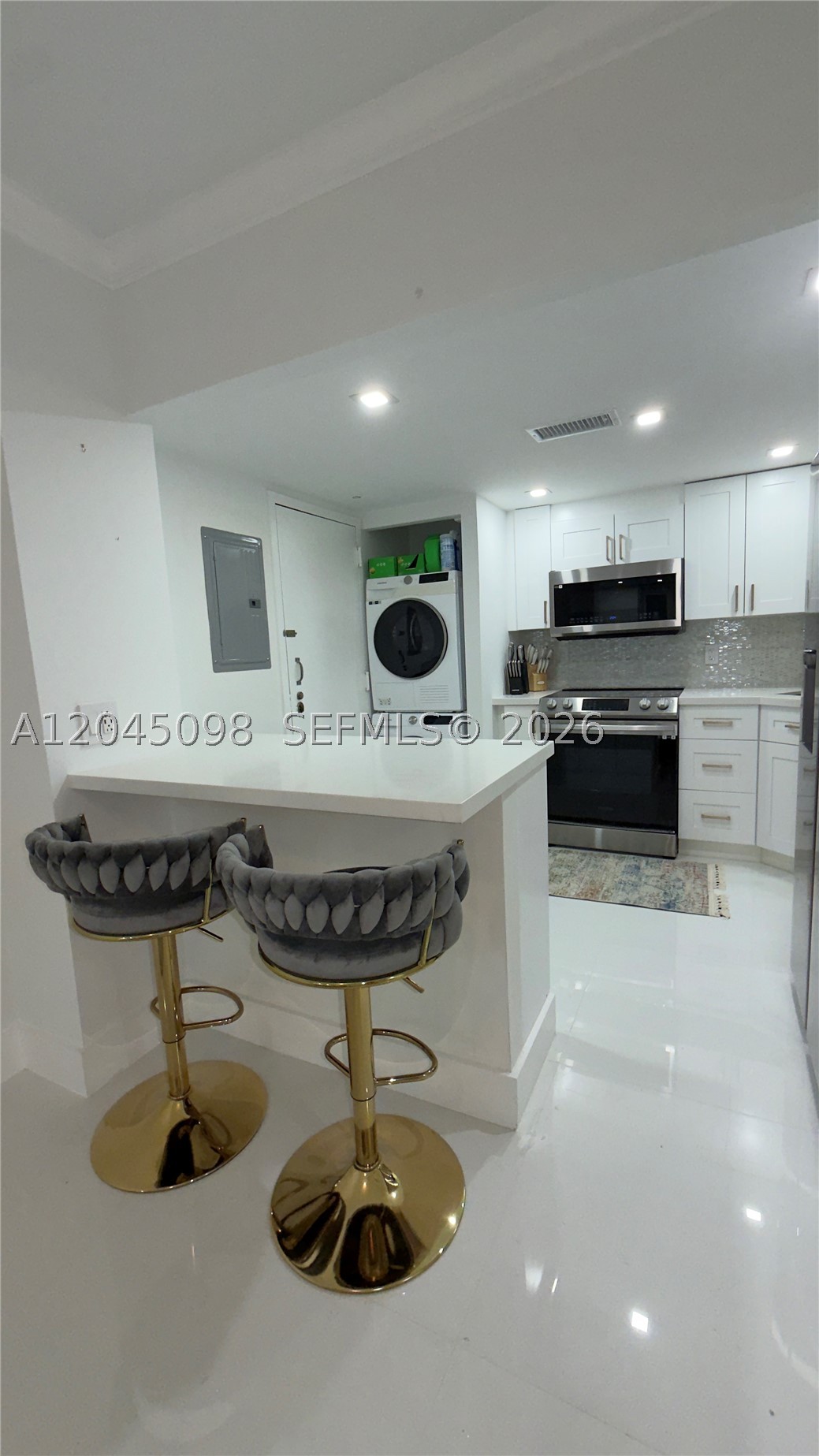 BRICKELL BAY CLUB CONDO - Residential Lease