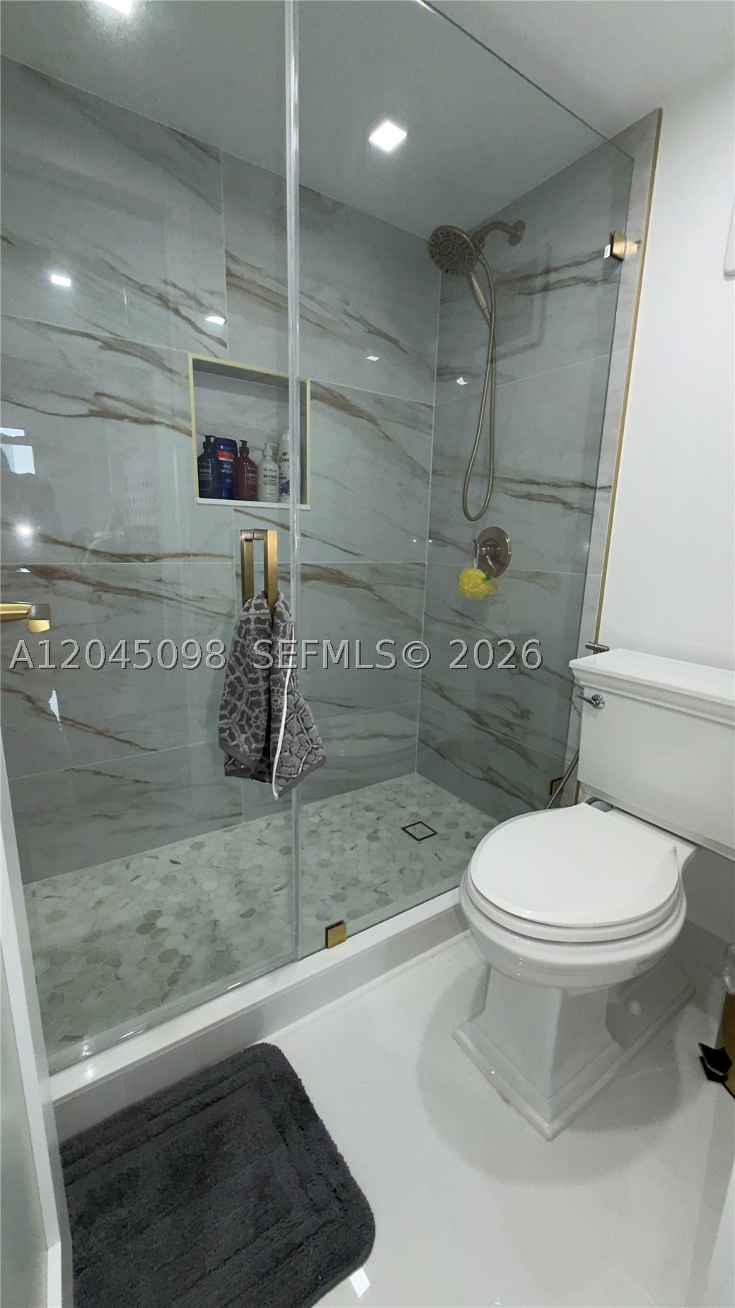 BRICKELL BAY CLUB CONDO - Residential Lease