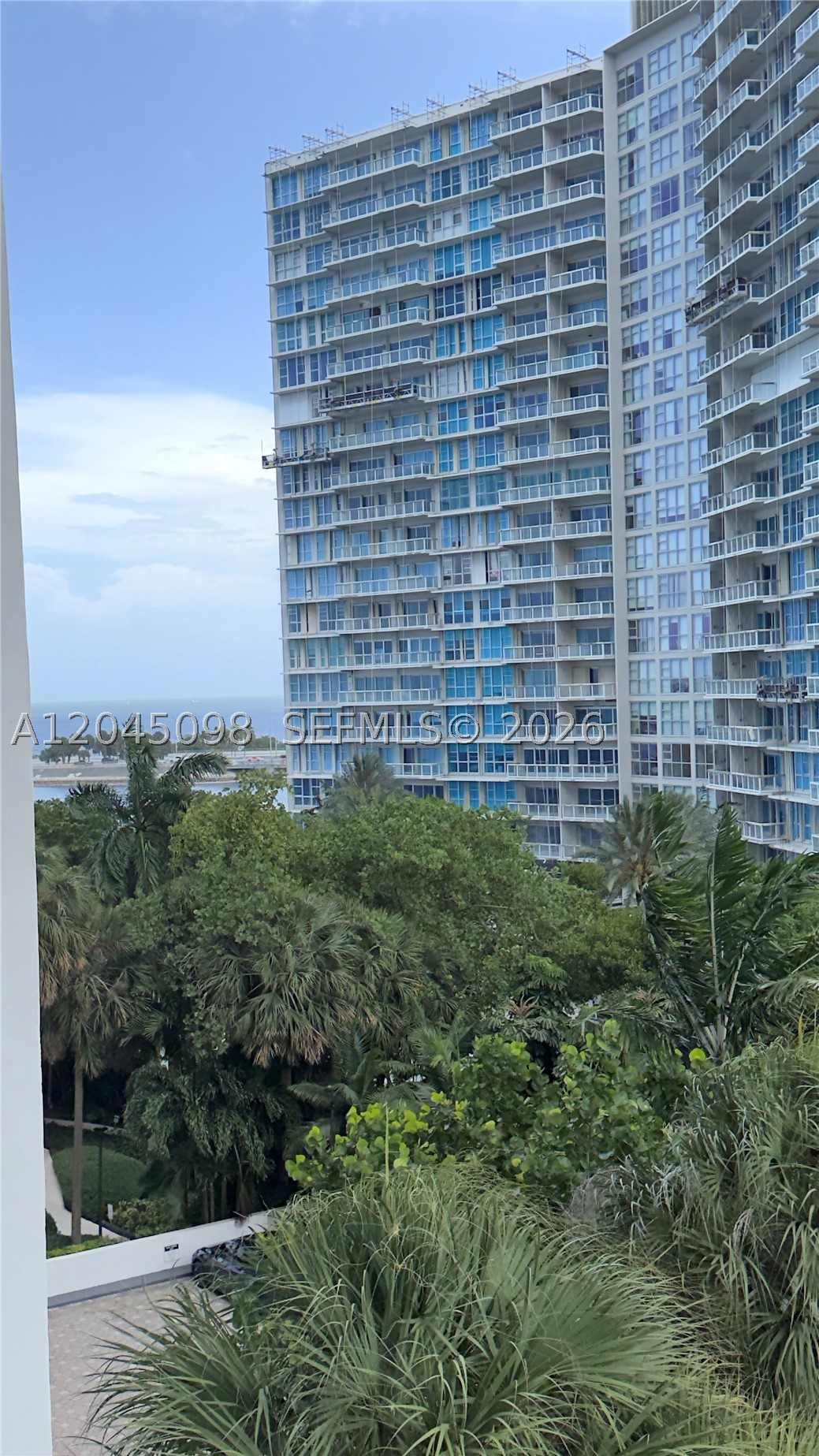 BRICKELL BAY CLUB CONDO - Residential Lease
