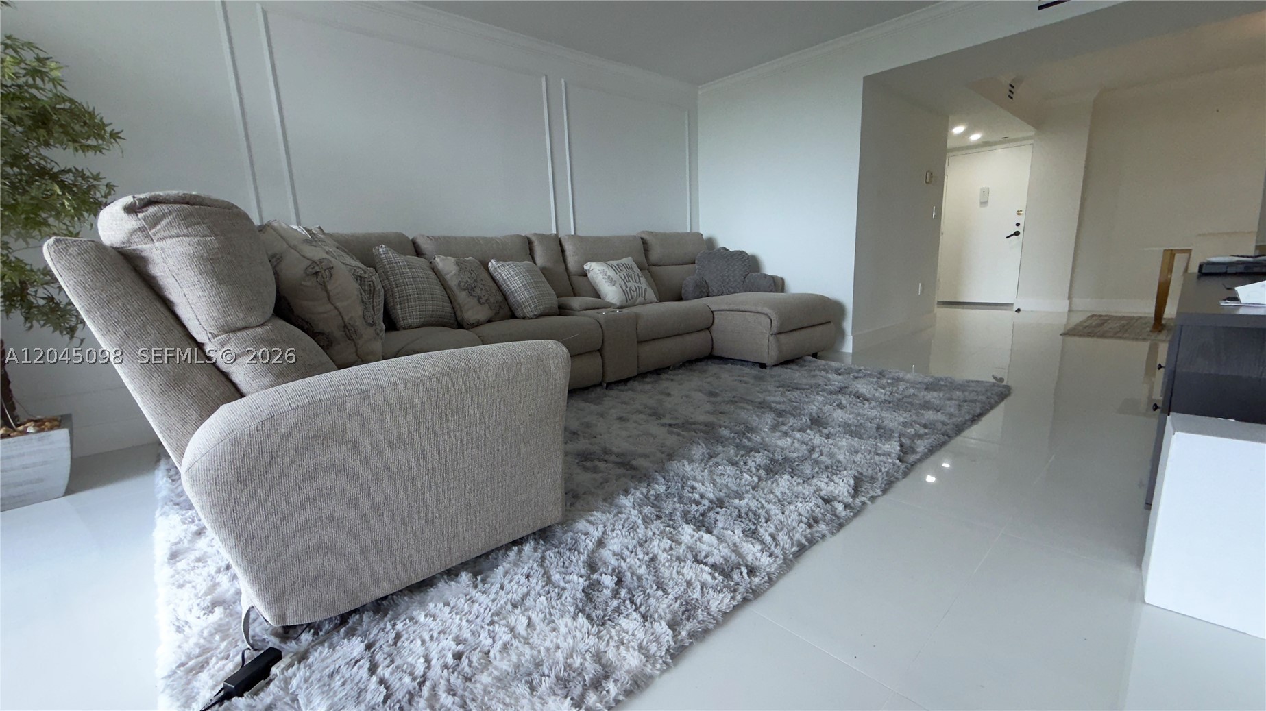 BRICKELL BAY CLUB CONDO - Residential Lease