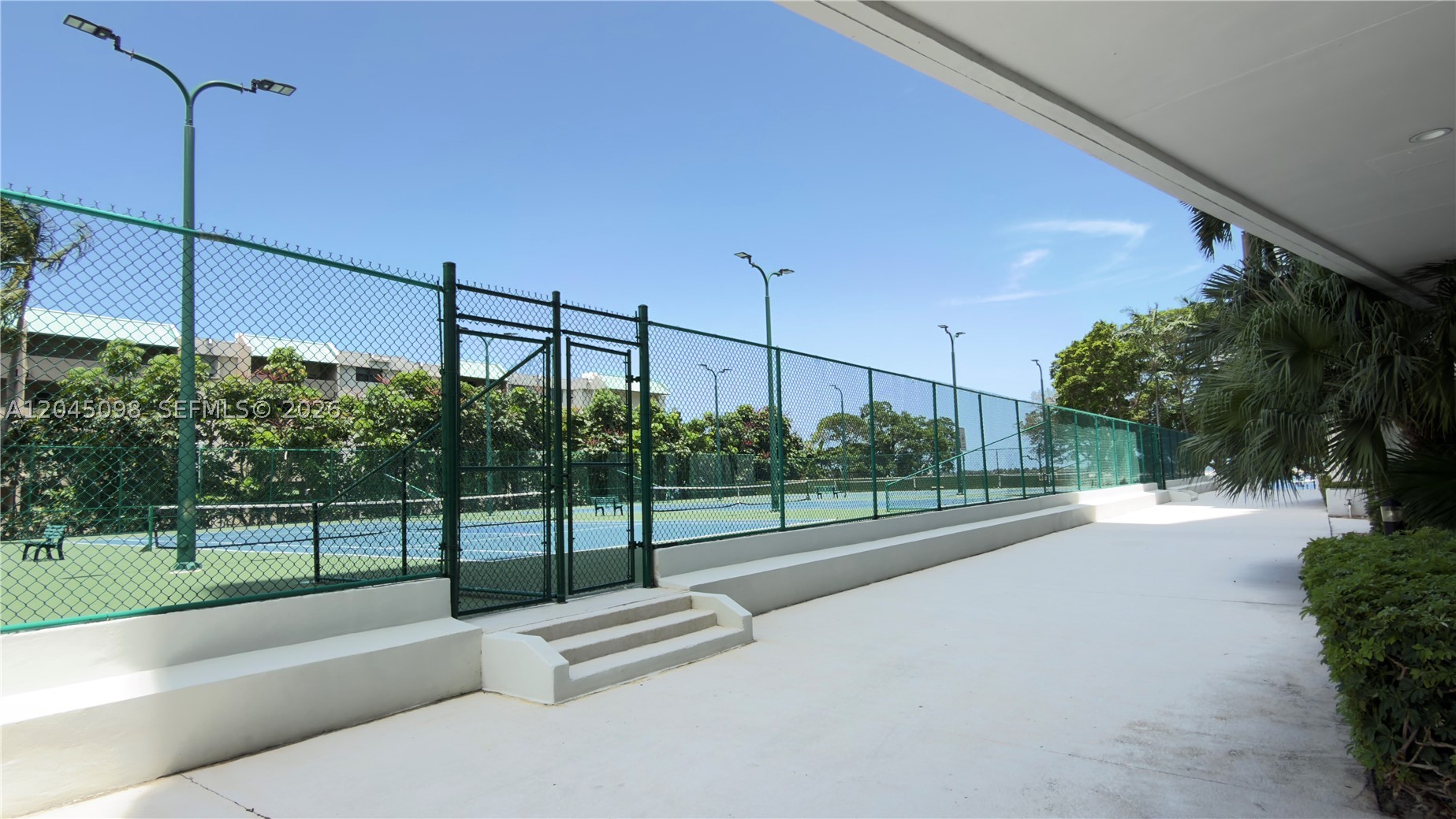 BRICKELL BAY CLUB CONDO - Residential Lease
