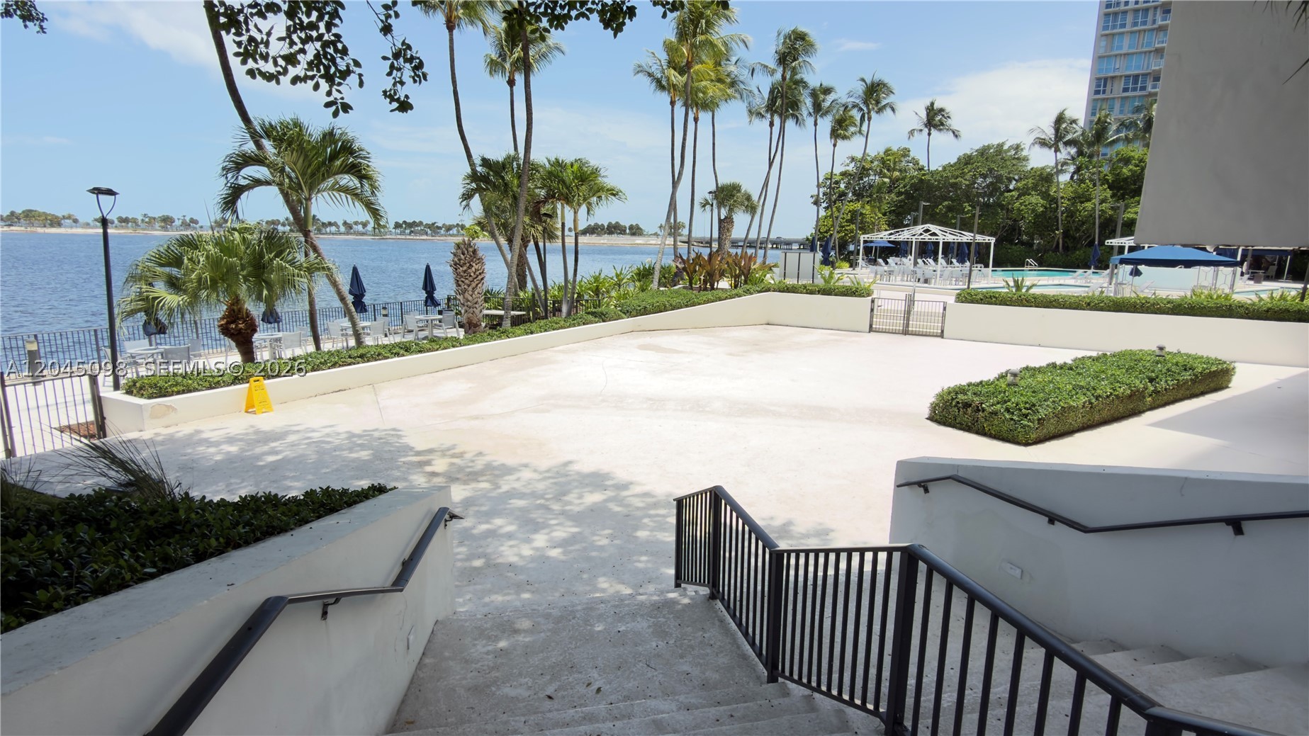 BRICKELL BAY CLUB CONDO - Residential Lease