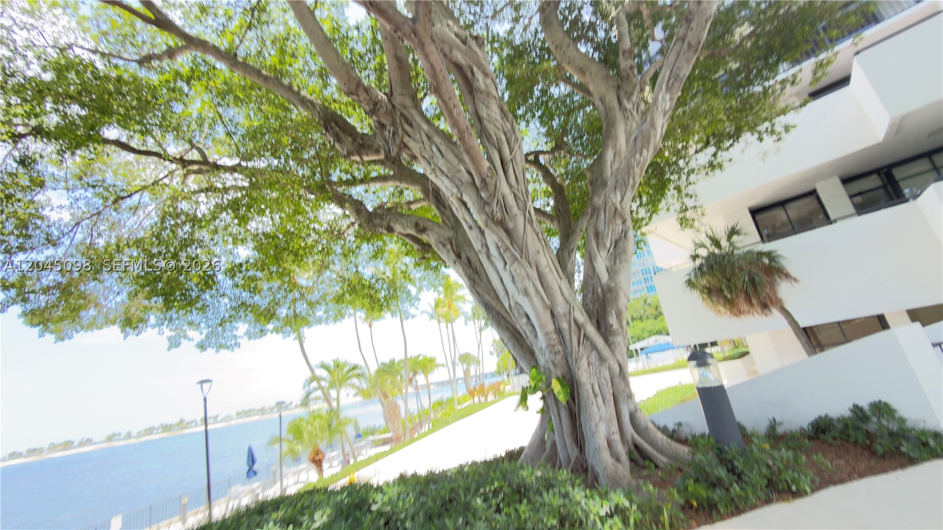BRICKELL BAY CLUB CONDO - Residential Lease