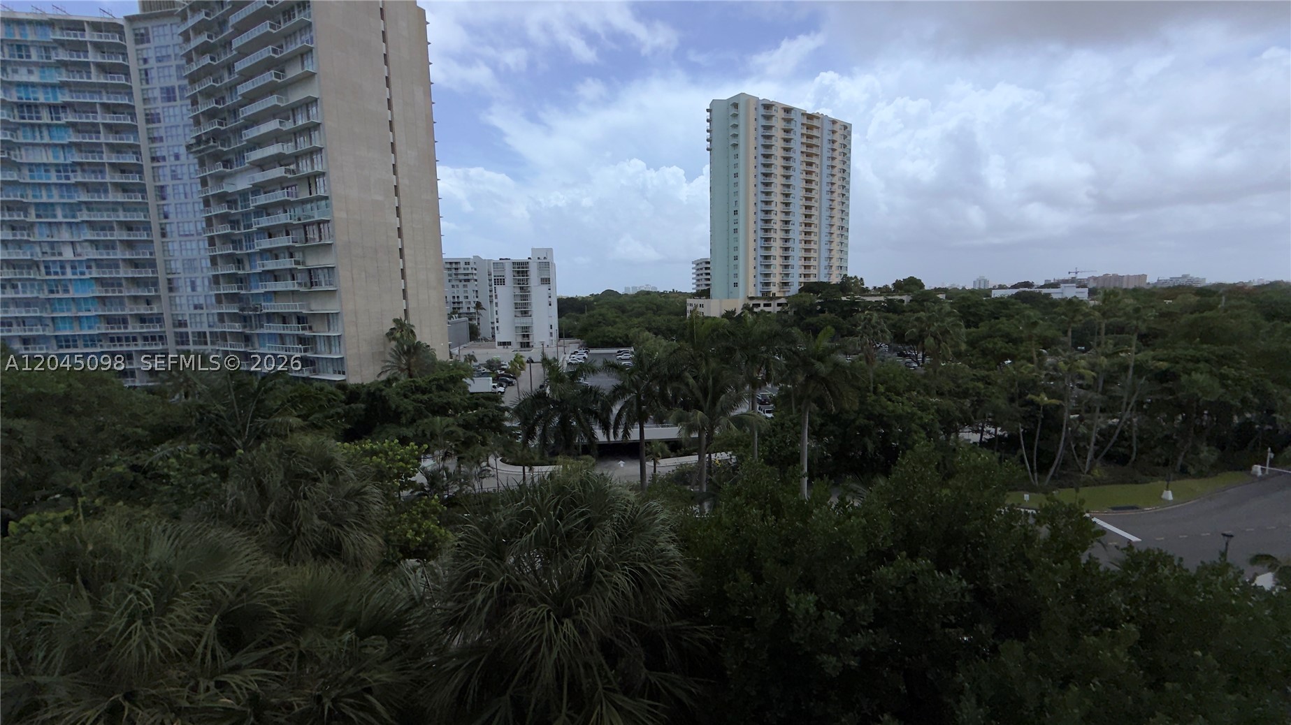 BRICKELL BAY CLUB CONDO - Residential Lease