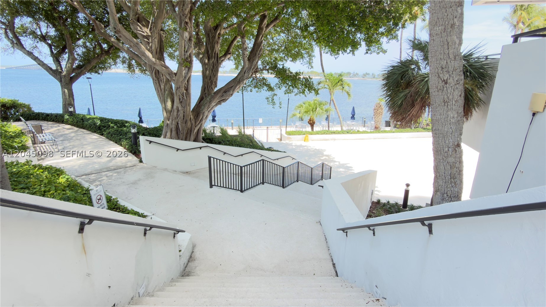 BRICKELL BAY CLUB CONDO - Residential Lease