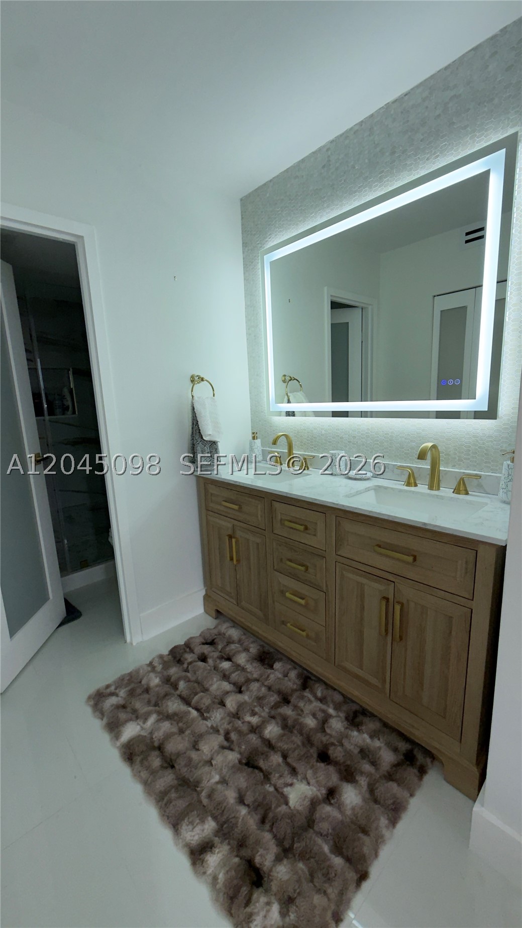 BRICKELL BAY CLUB CONDO - Residential Lease