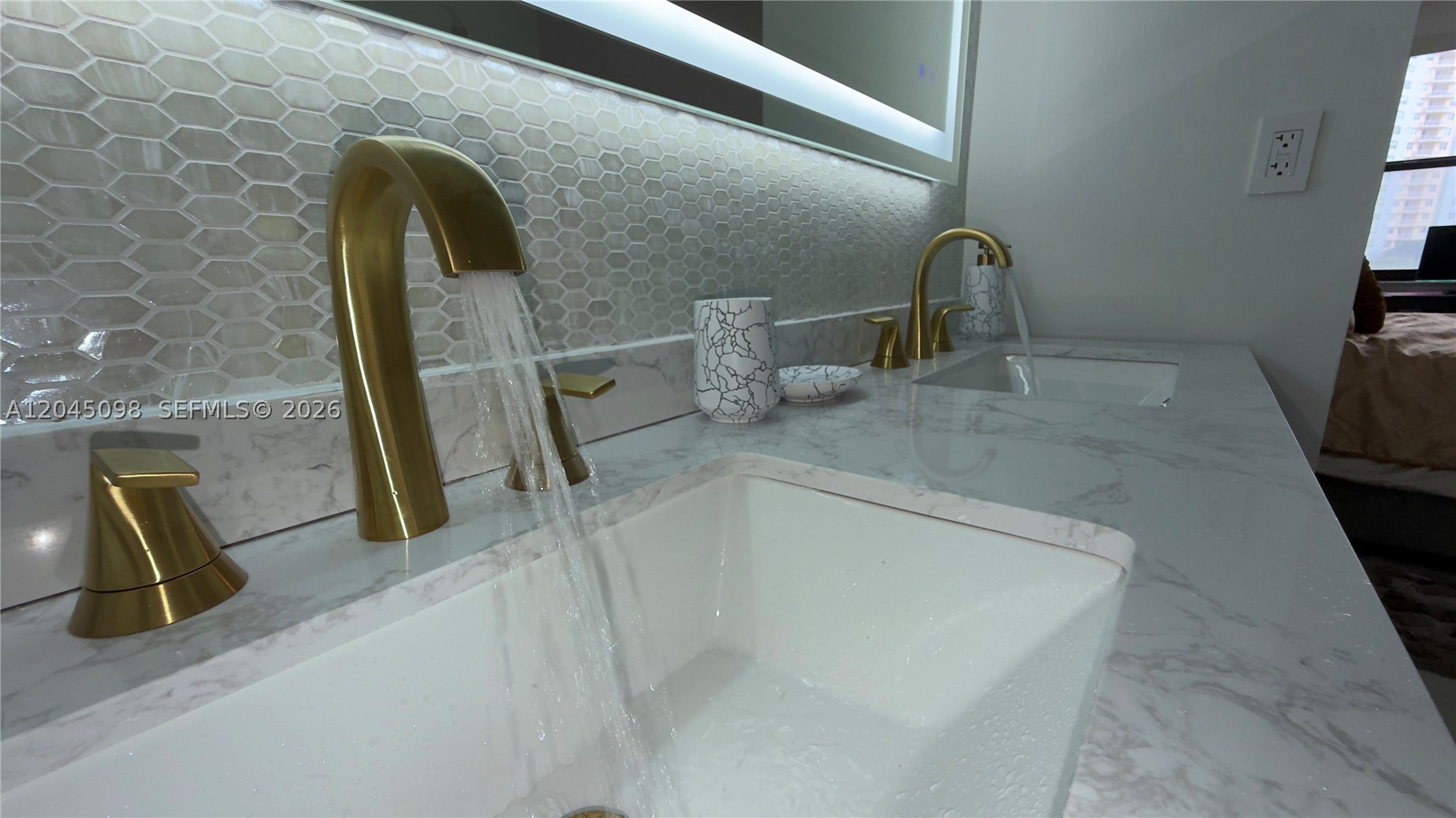 BRICKELL BAY CLUB CONDO - Residential Lease