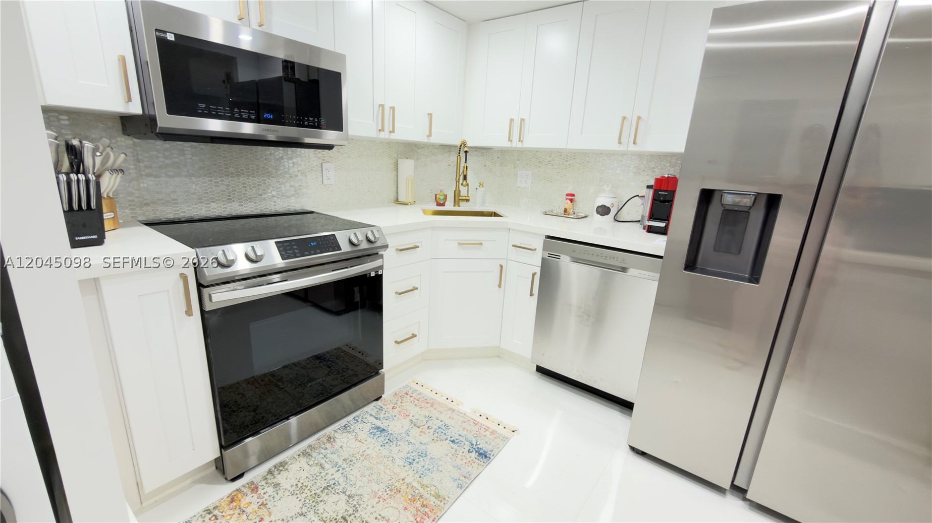 BRICKELL BAY CLUB CONDO - Residential Lease
