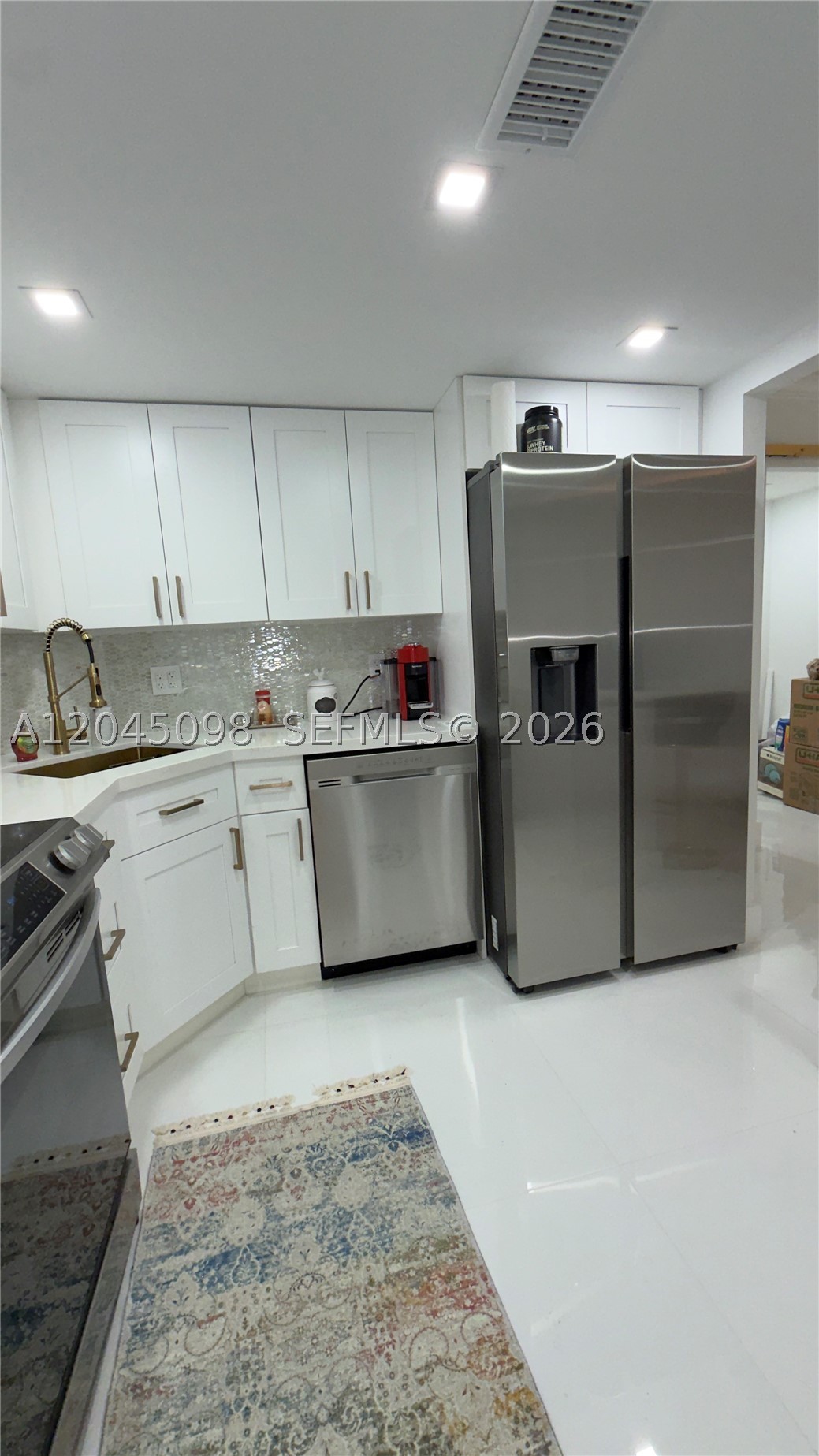 BRICKELL BAY CLUB CONDO - Residential Lease