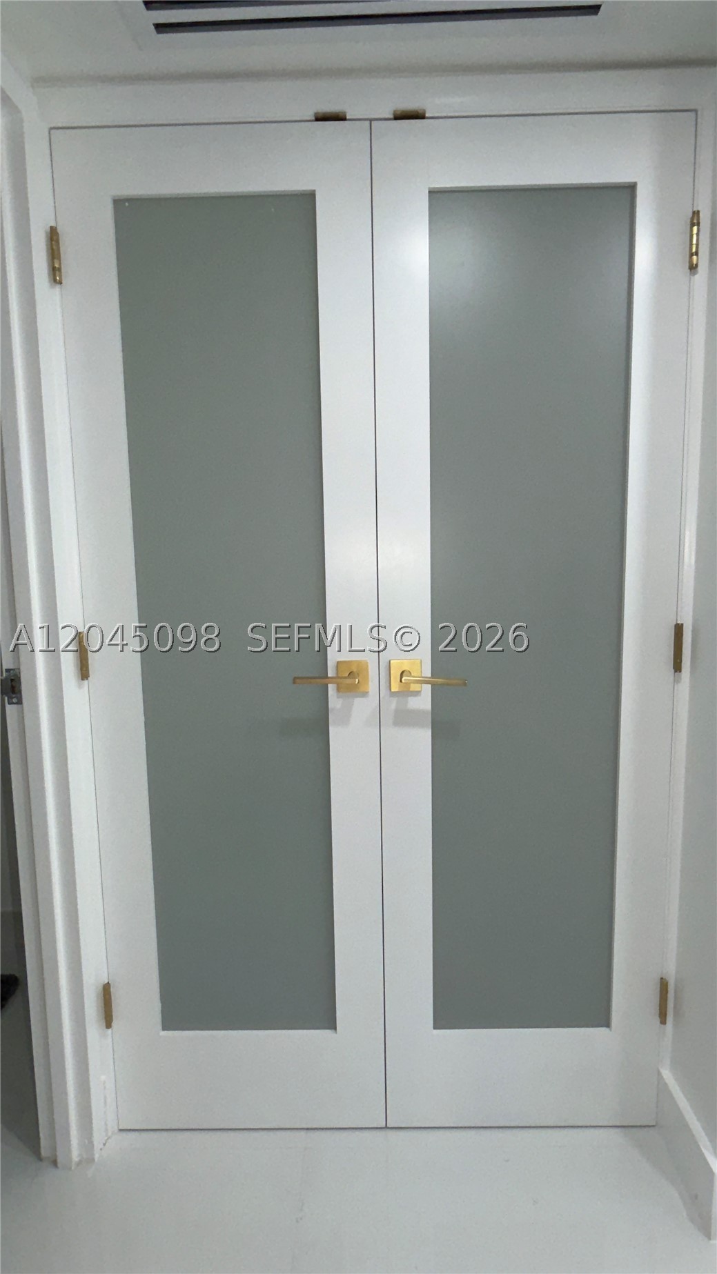 BRICKELL BAY CLUB CONDO - Residential Lease