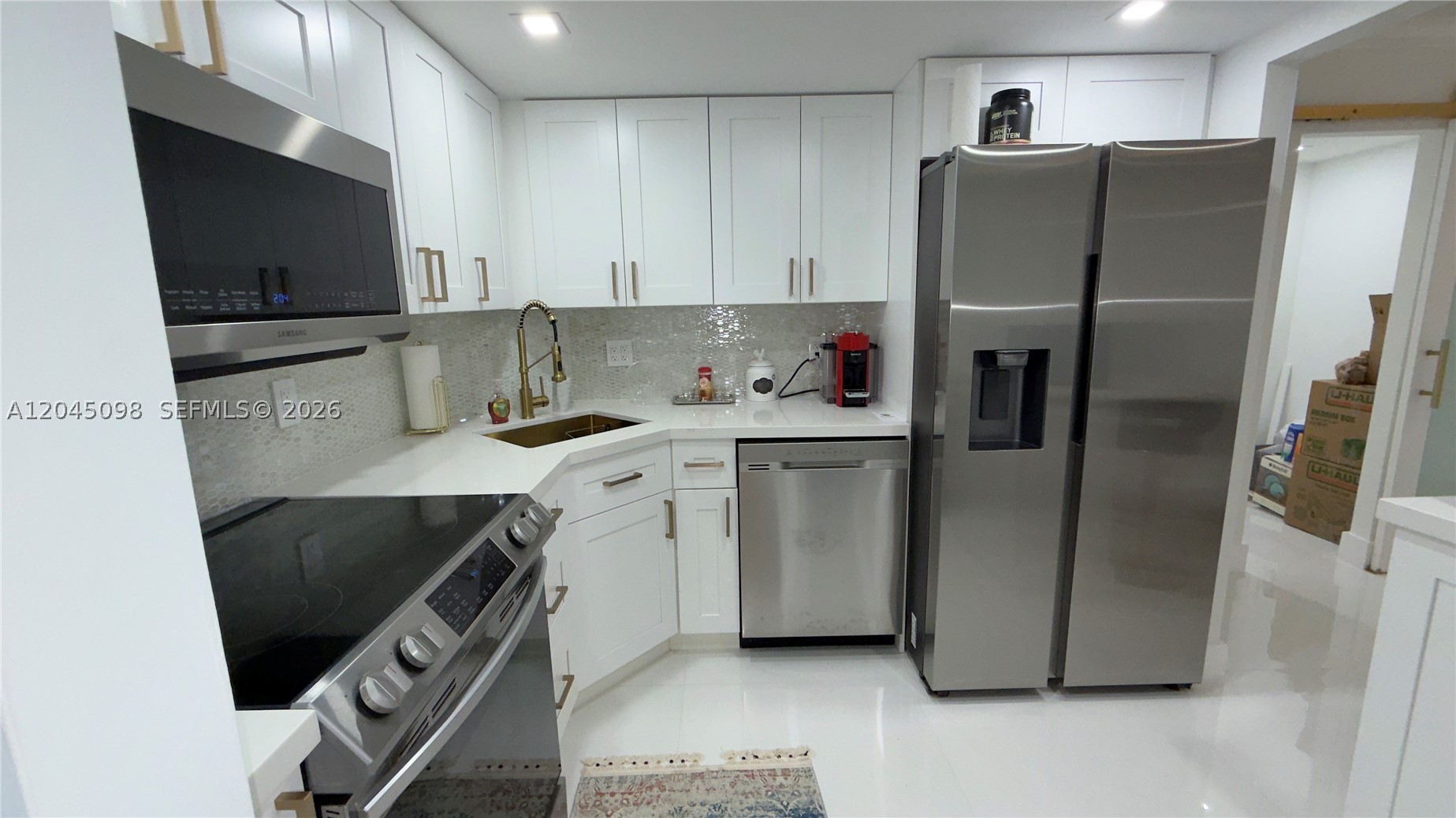 BRICKELL BAY CLUB CONDO - Residential Lease