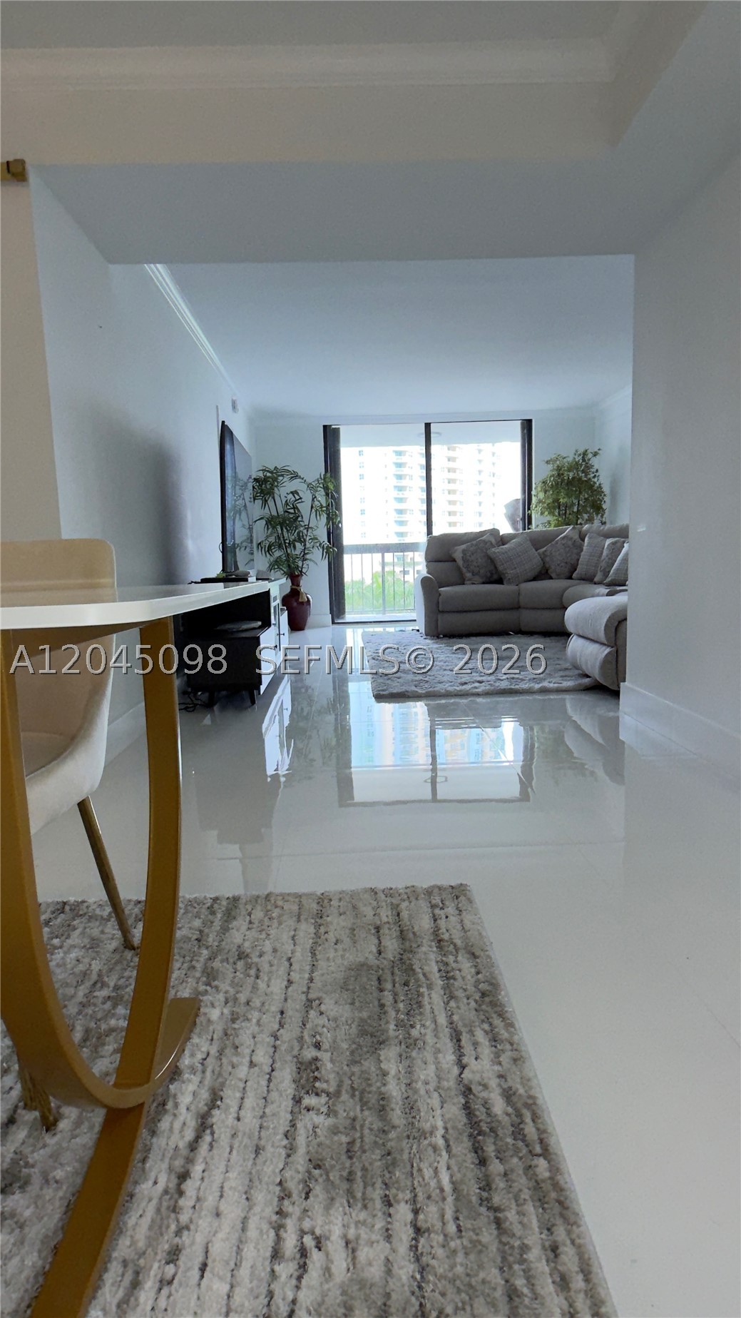 BRICKELL BAY CLUB CONDO - Residential Lease