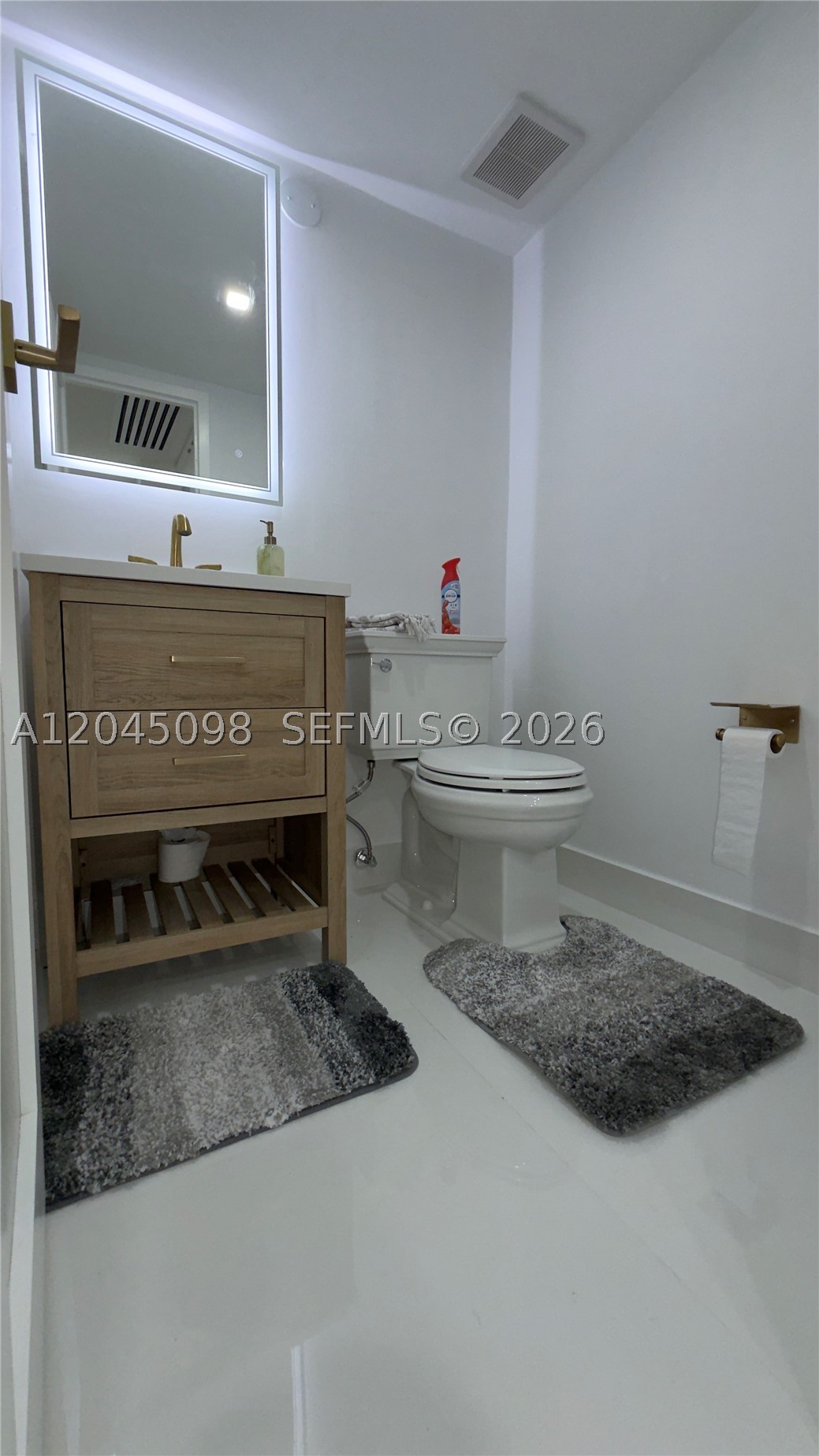 BRICKELL BAY CLUB CONDO - Residential Lease