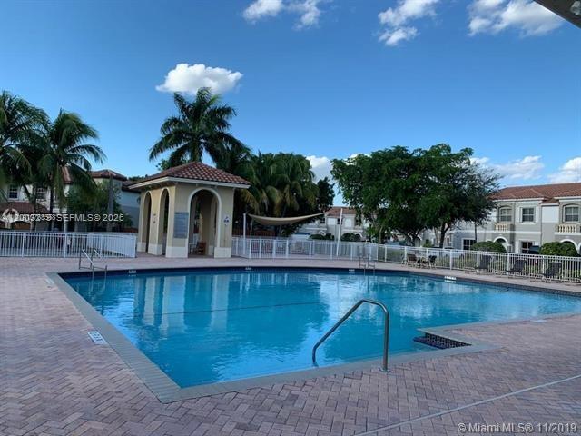 LAS TERRAZAS AT VIZCAYA - Residential