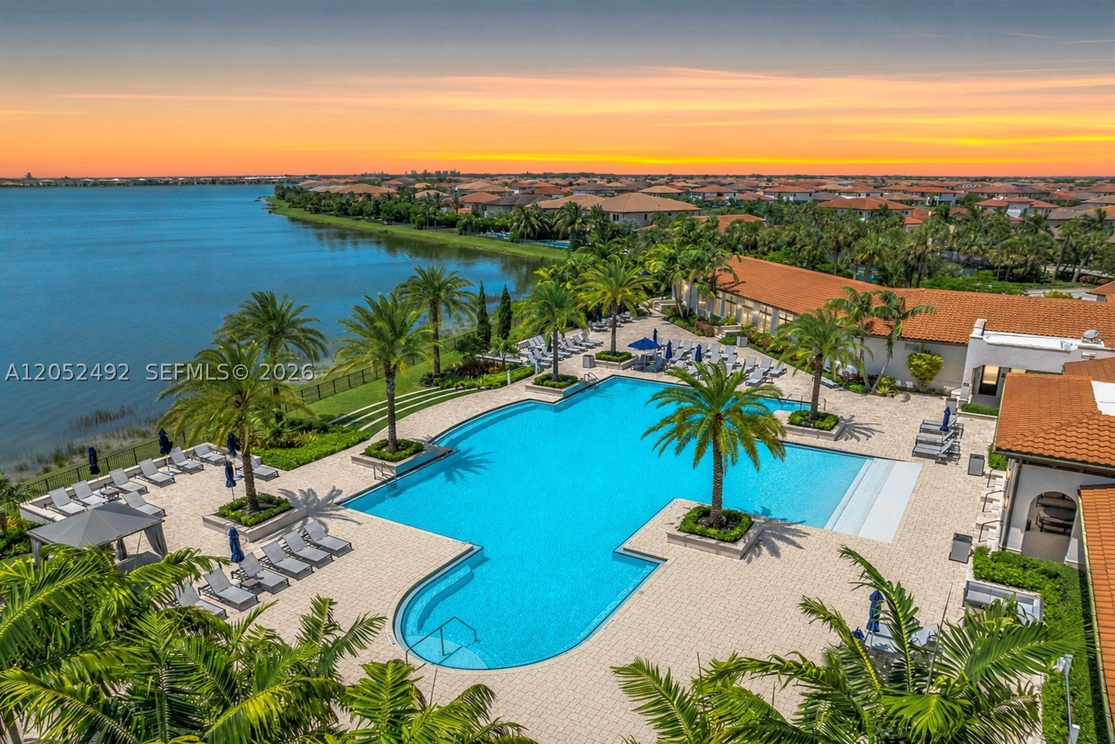 PARKLAND BAY - Residential