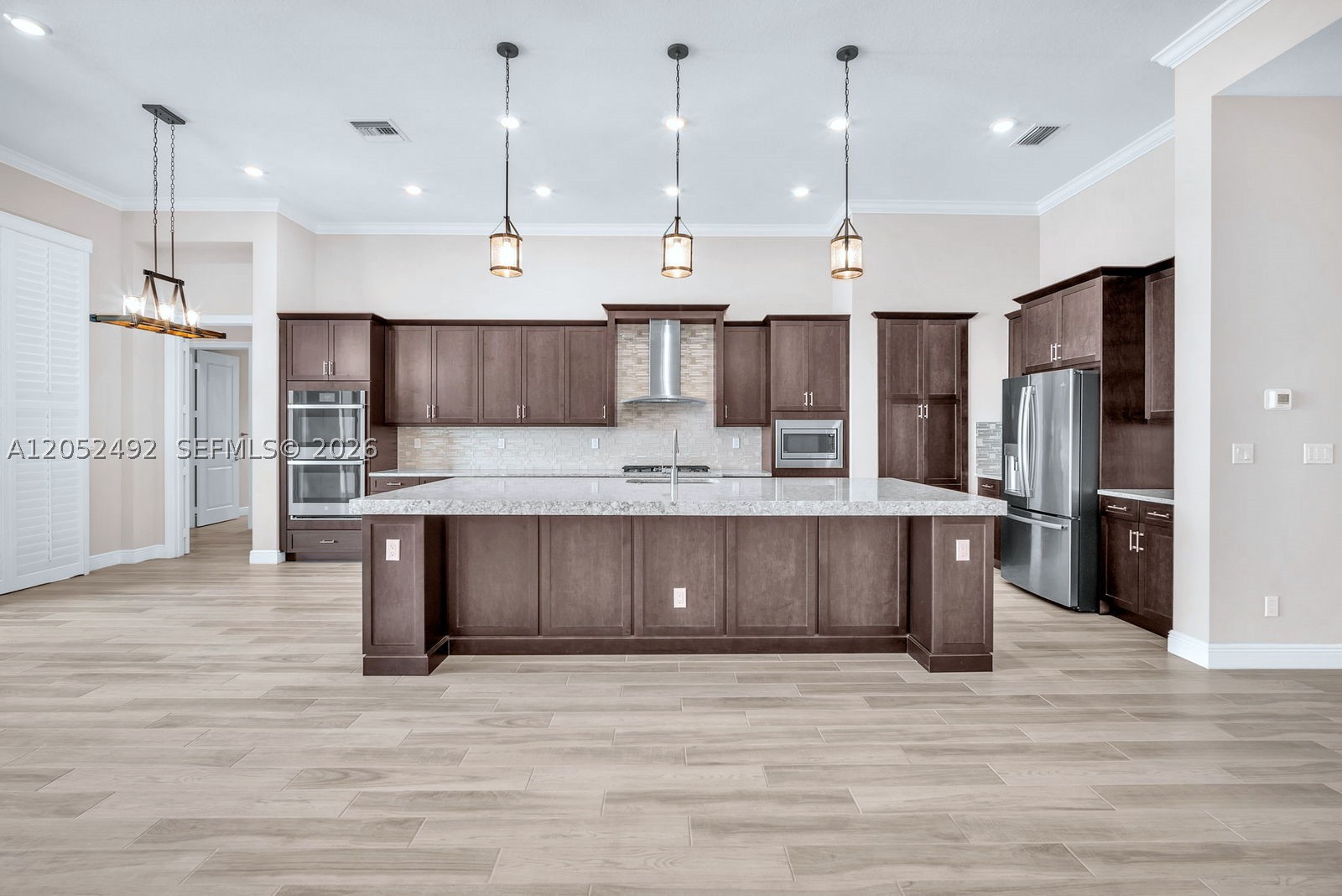 PARKLAND BAY - Residential