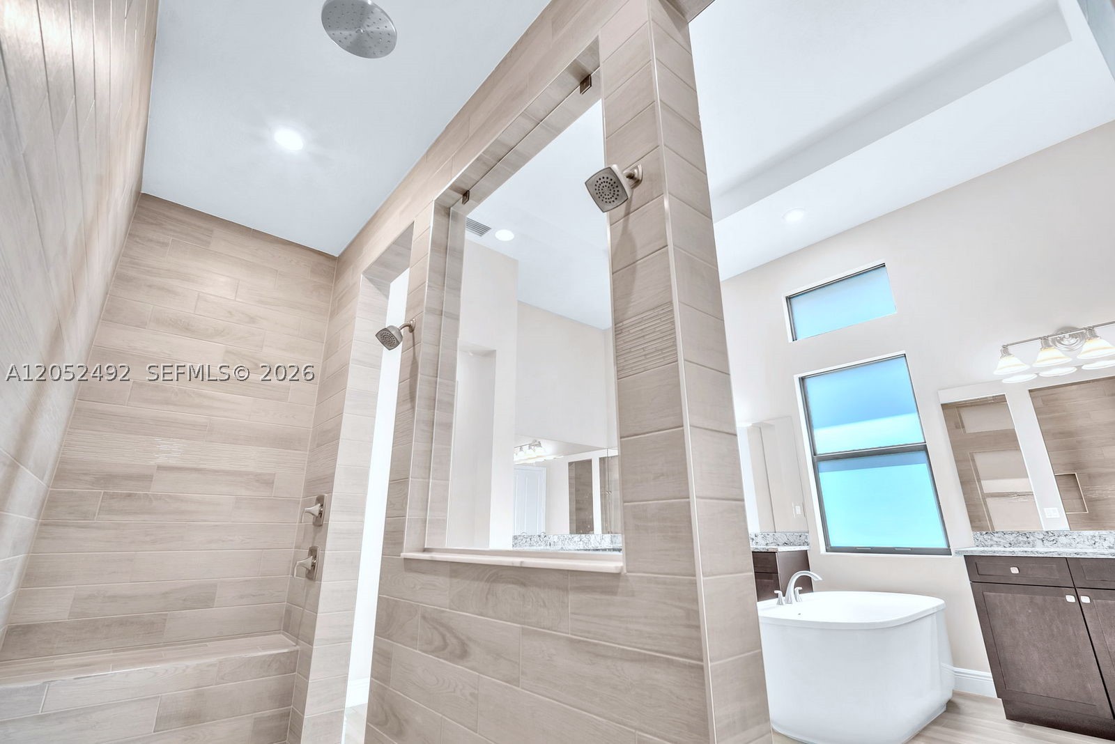 PARKLAND BAY - Residential