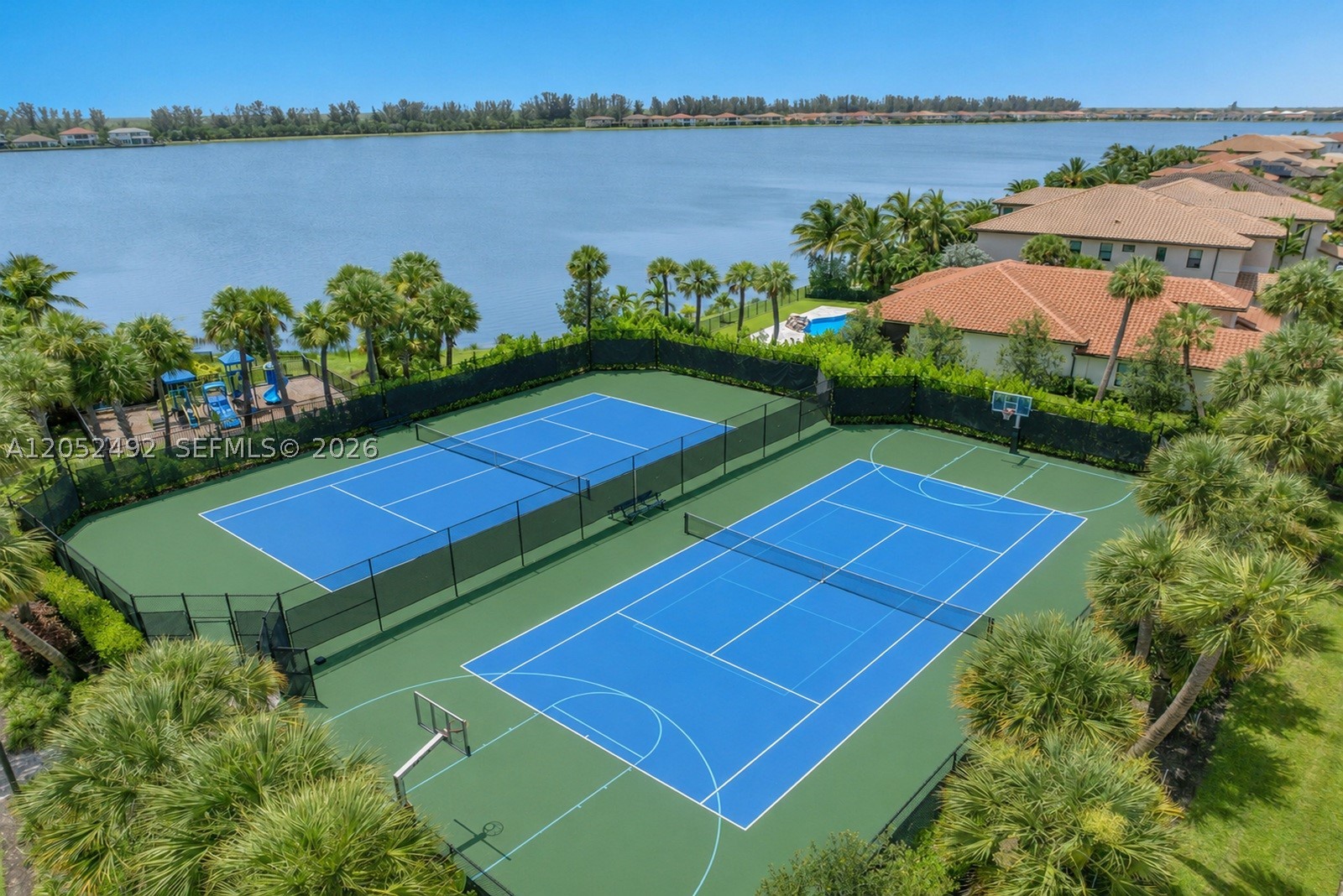 PARKLAND BAY - Residential