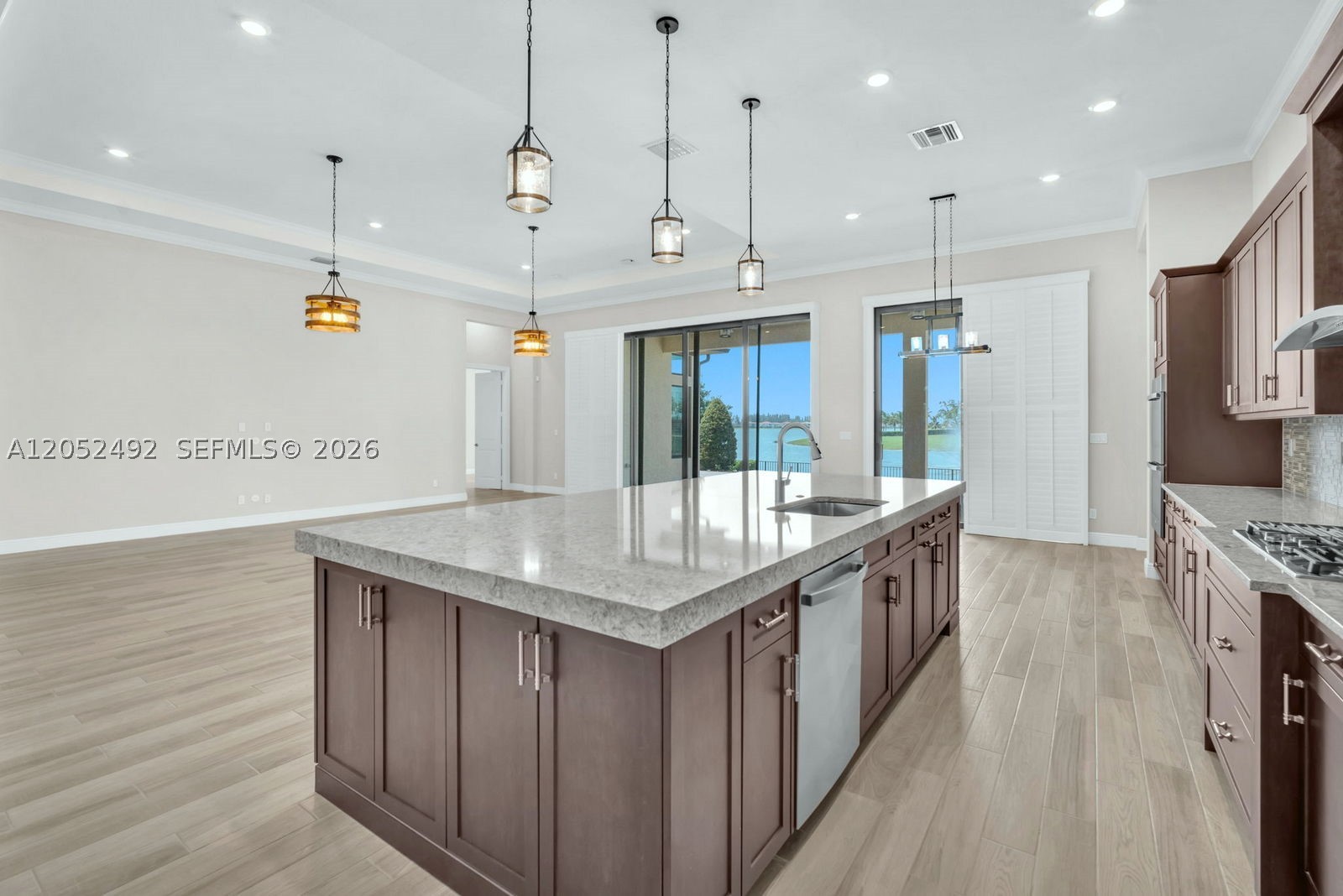 PARKLAND BAY - Residential