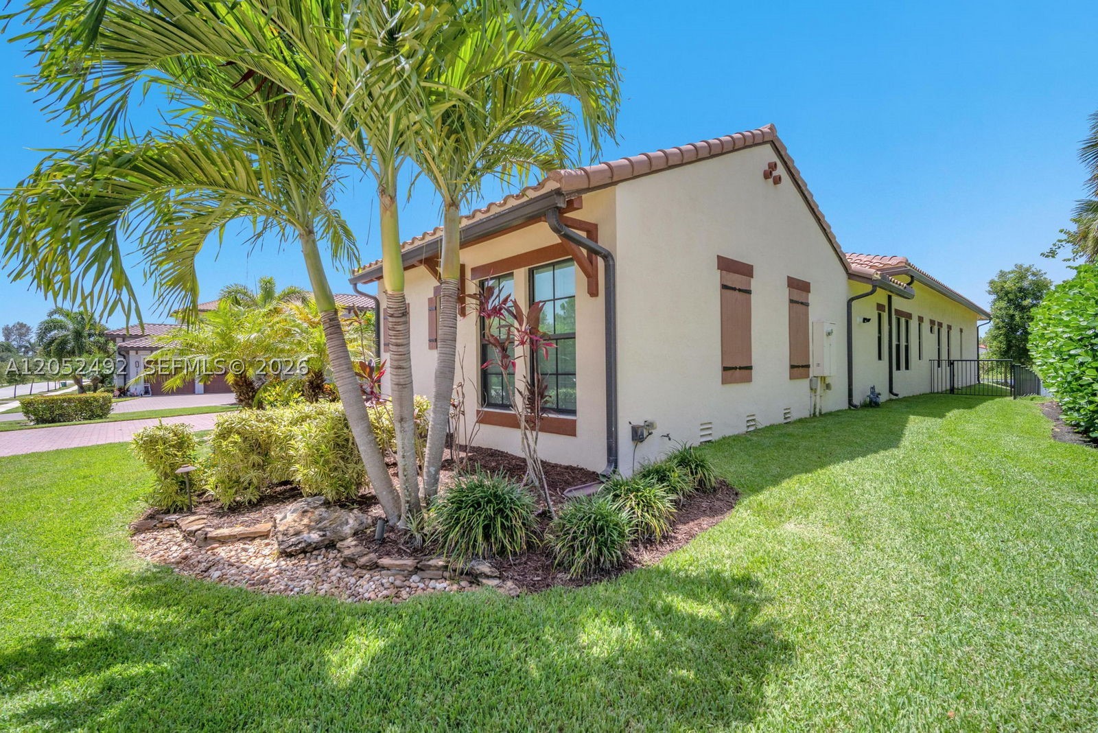PARKLAND BAY - Residential