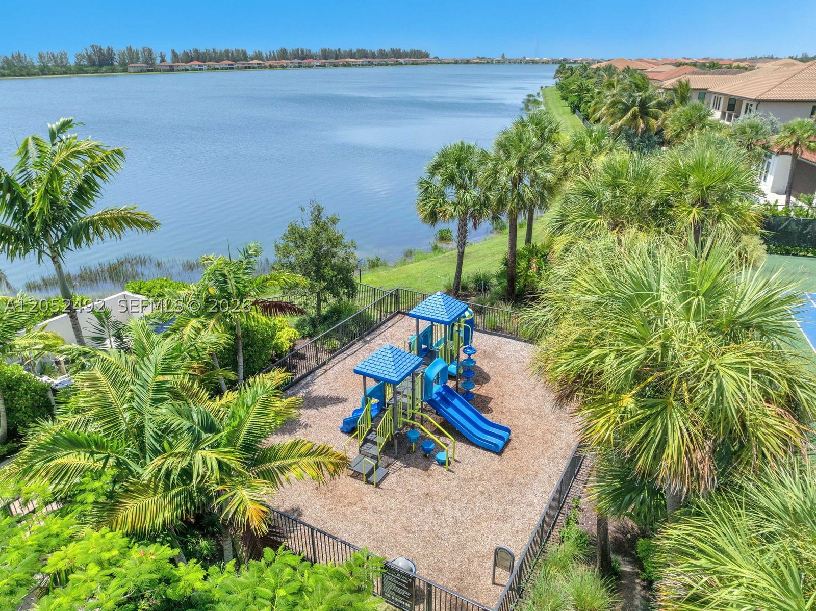 PARKLAND BAY - Residential
