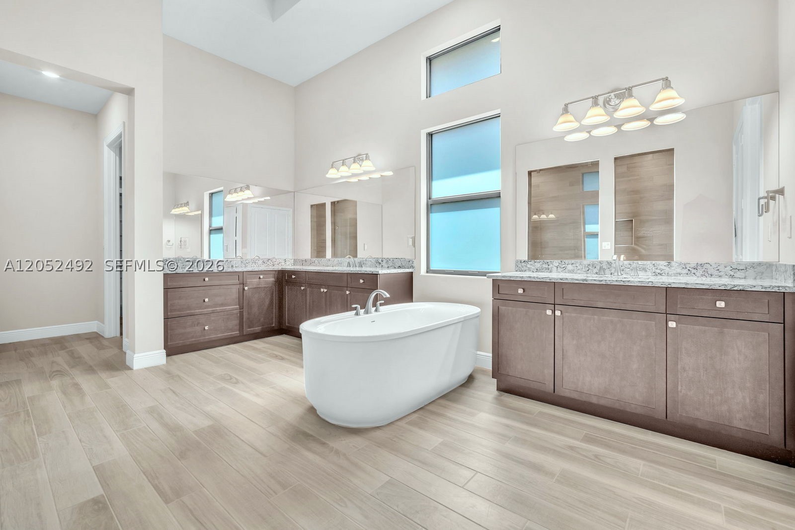 PARKLAND BAY - Residential