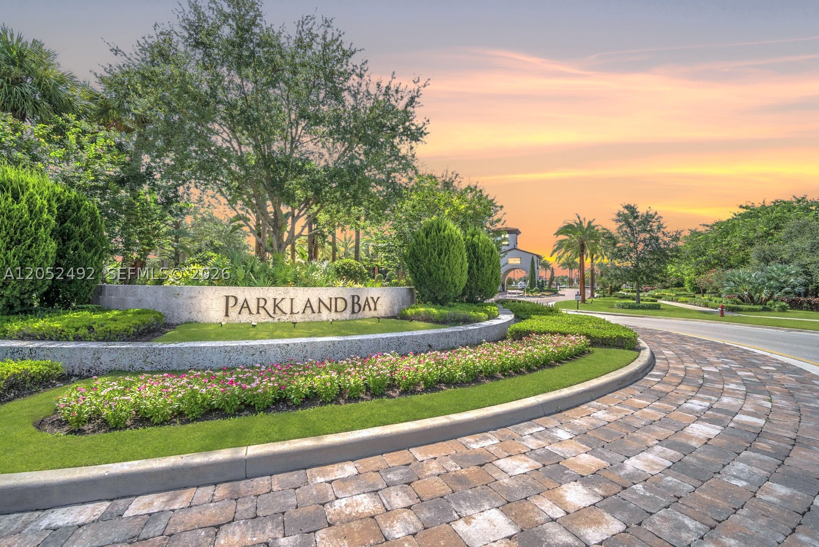 PARKLAND BAY - Residential