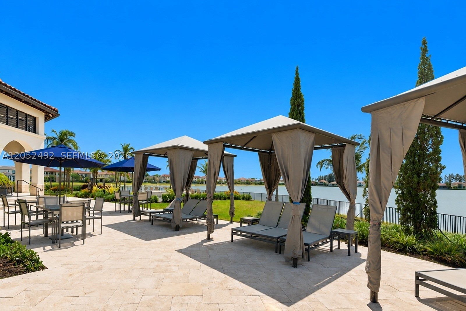 PARKLAND BAY - Residential