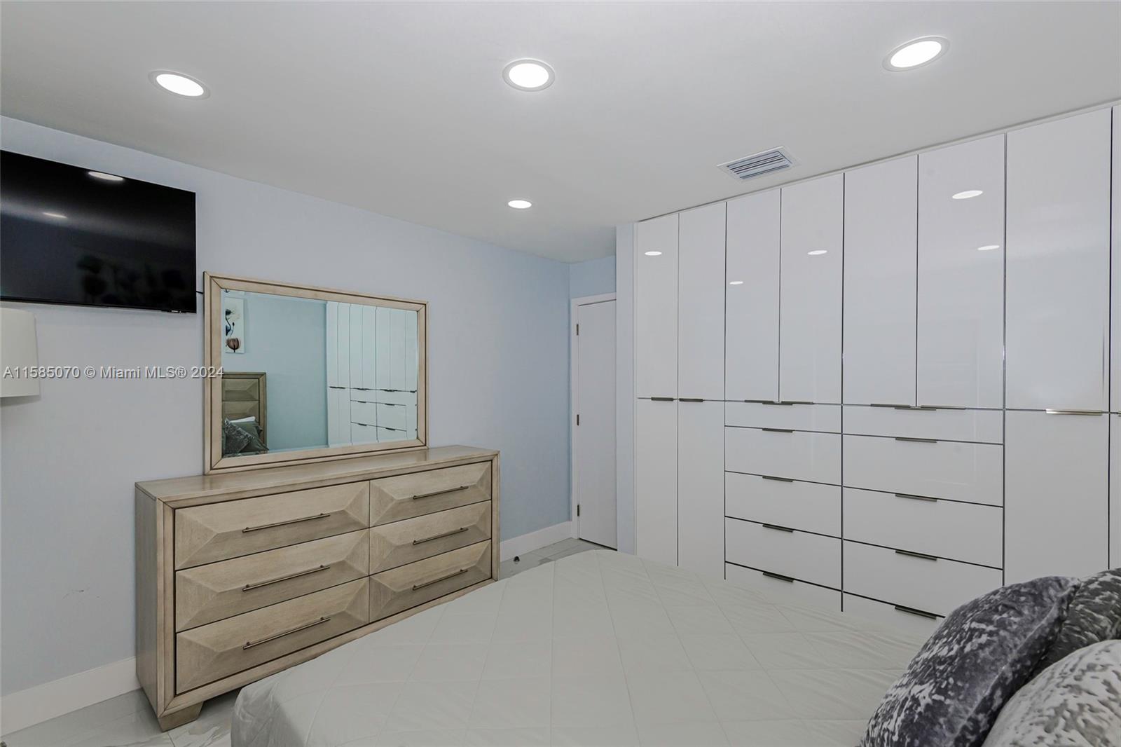 TWIN ACRES - Residential Lease