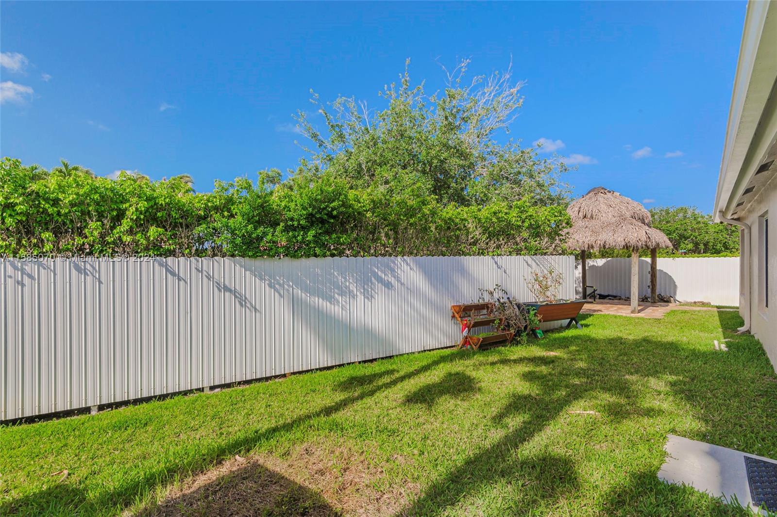 TWIN ACRES - Residential Lease