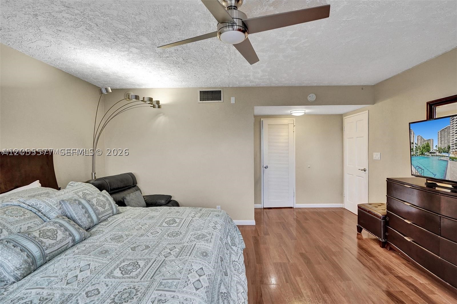 OLYMPUS CONDO PHASE - Residential