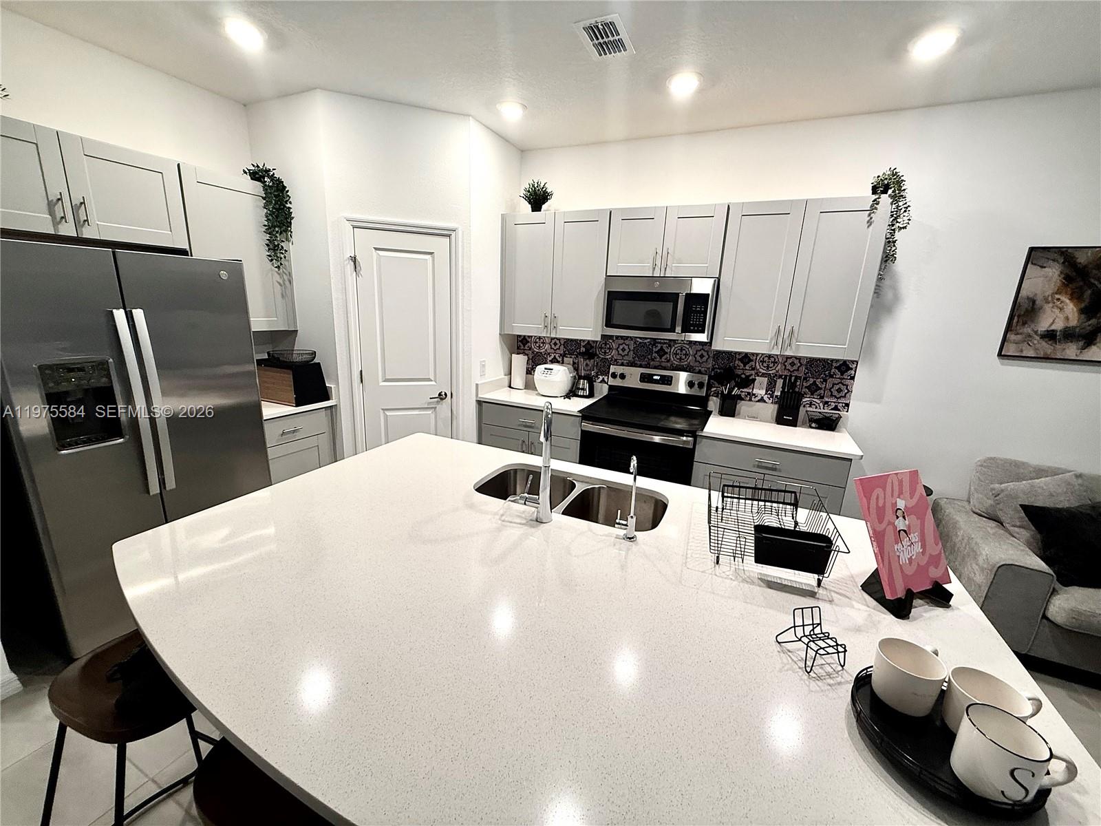 THE TOWNHOMES AT BELLALAGO - Residential