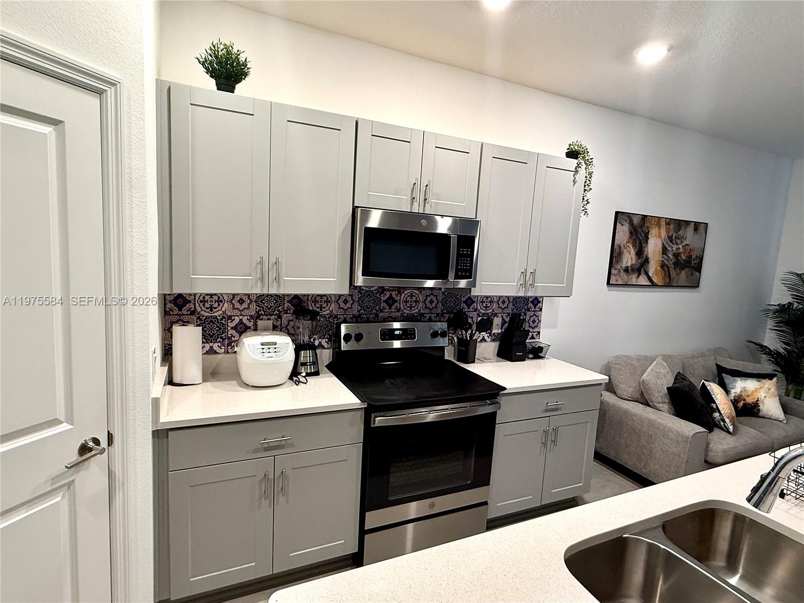 THE TOWNHOMES AT BELLALAGO - Residential