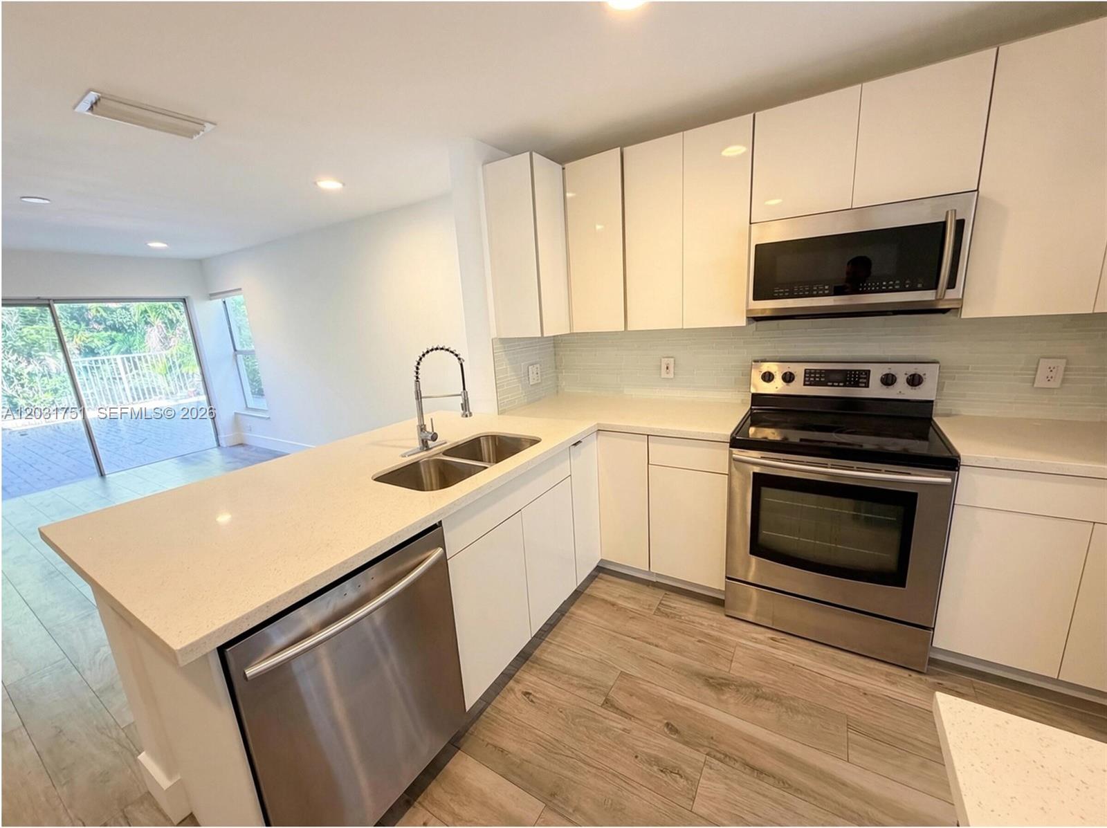 WEST LAKE VILLAGE PLAT - Residential Lease