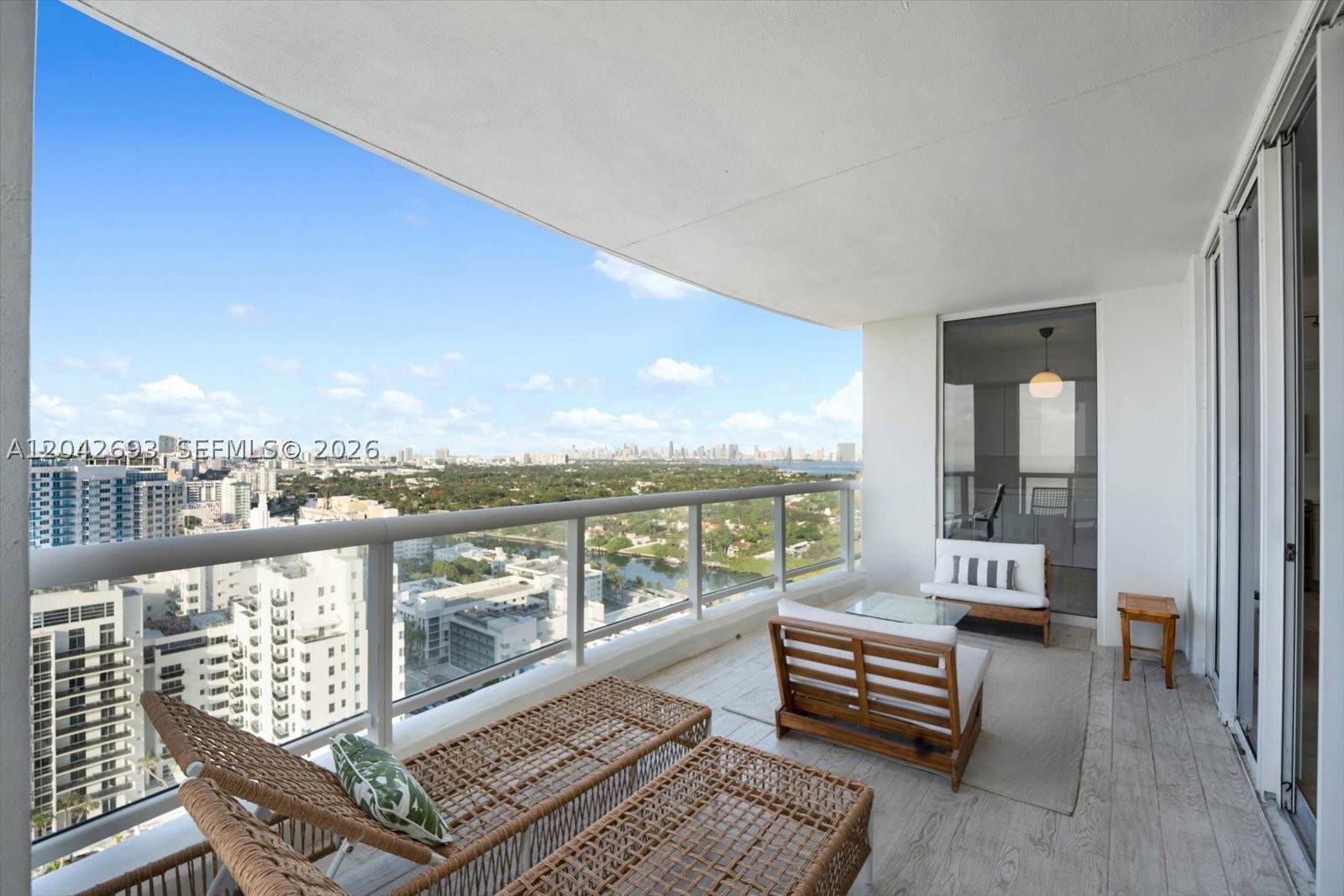 LA TOUR CONDO - Residential