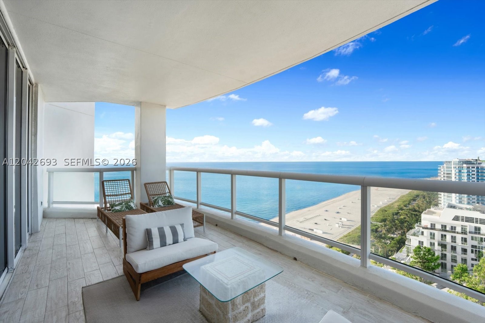 LA TOUR CONDO - Residential