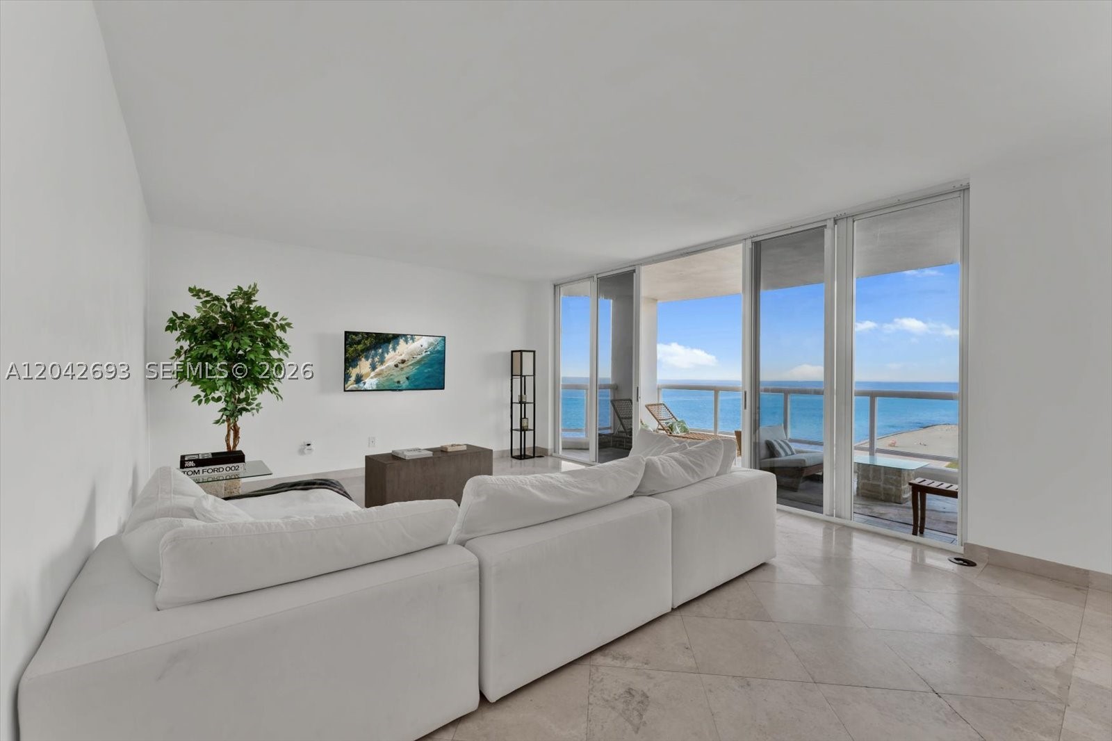 LA TOUR CONDO - Residential