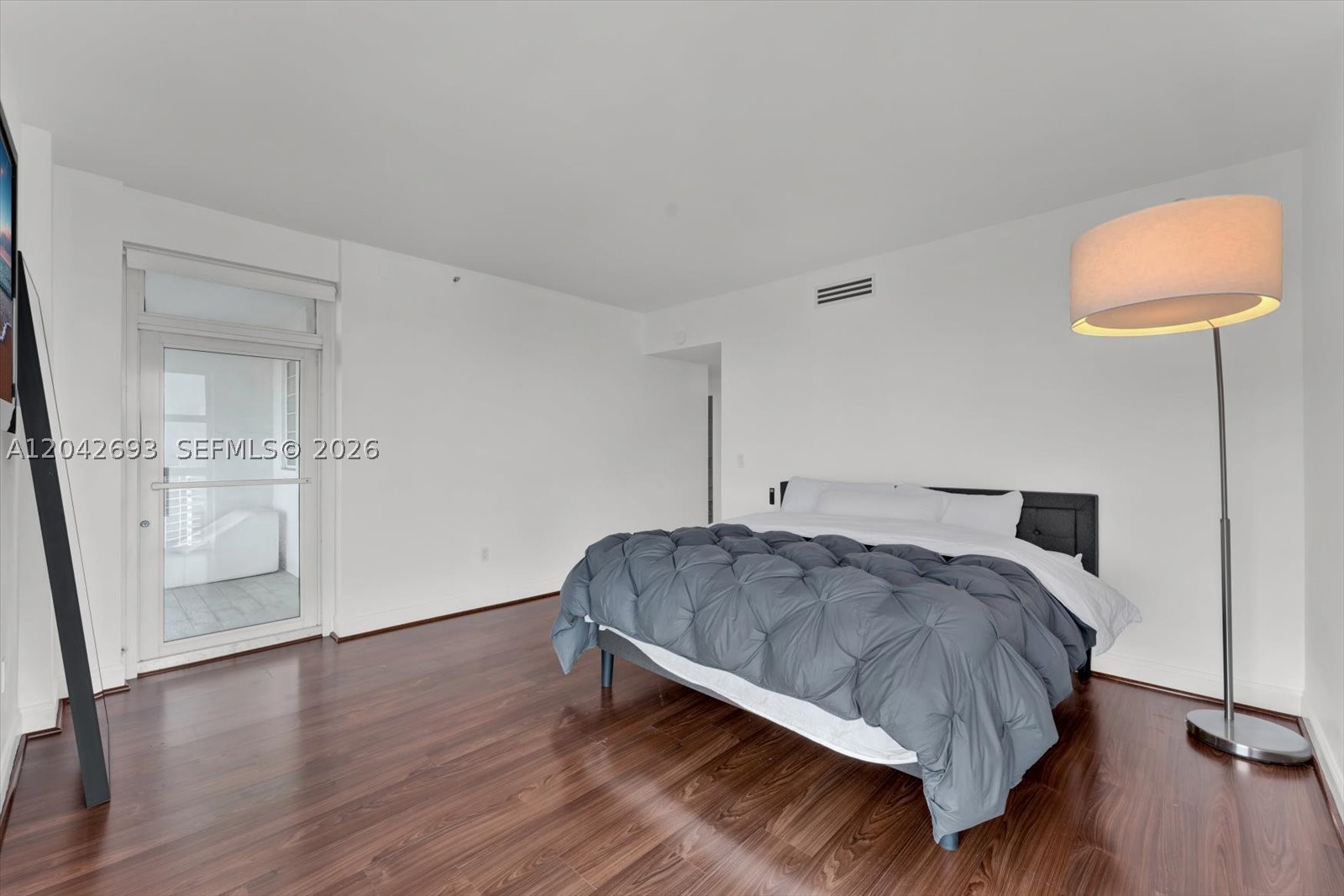 LA TOUR CONDO - Residential