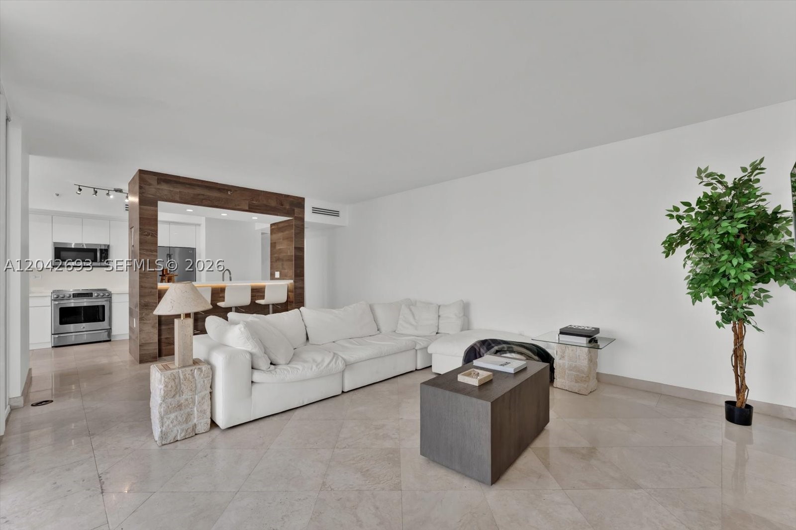 LA TOUR CONDO - Residential