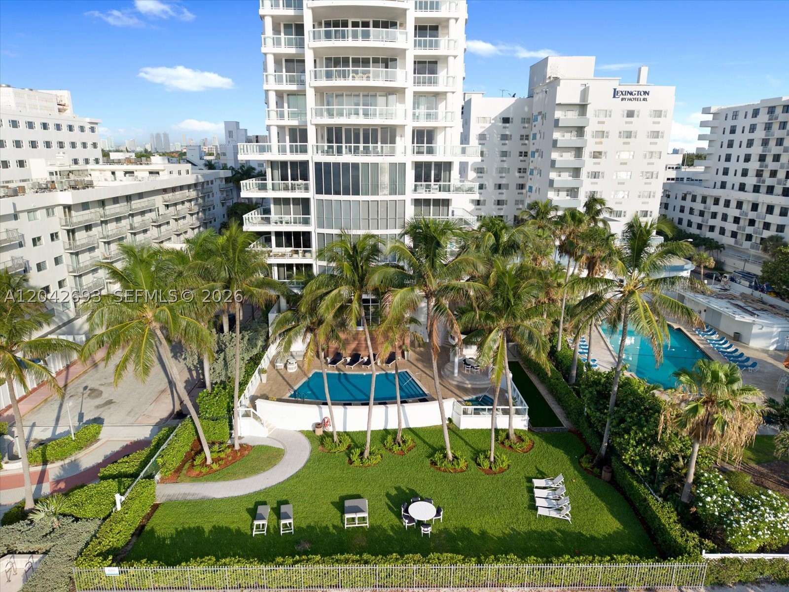 LA TOUR CONDO - Residential