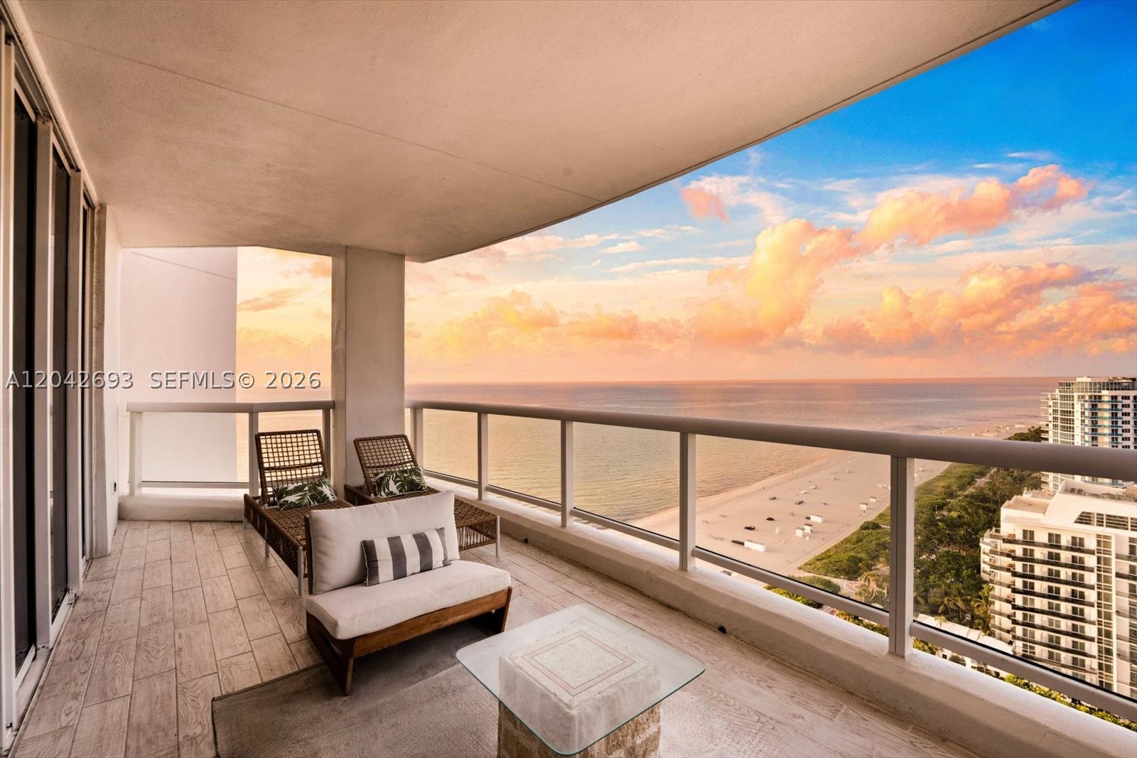 LA TOUR CONDO - Residential