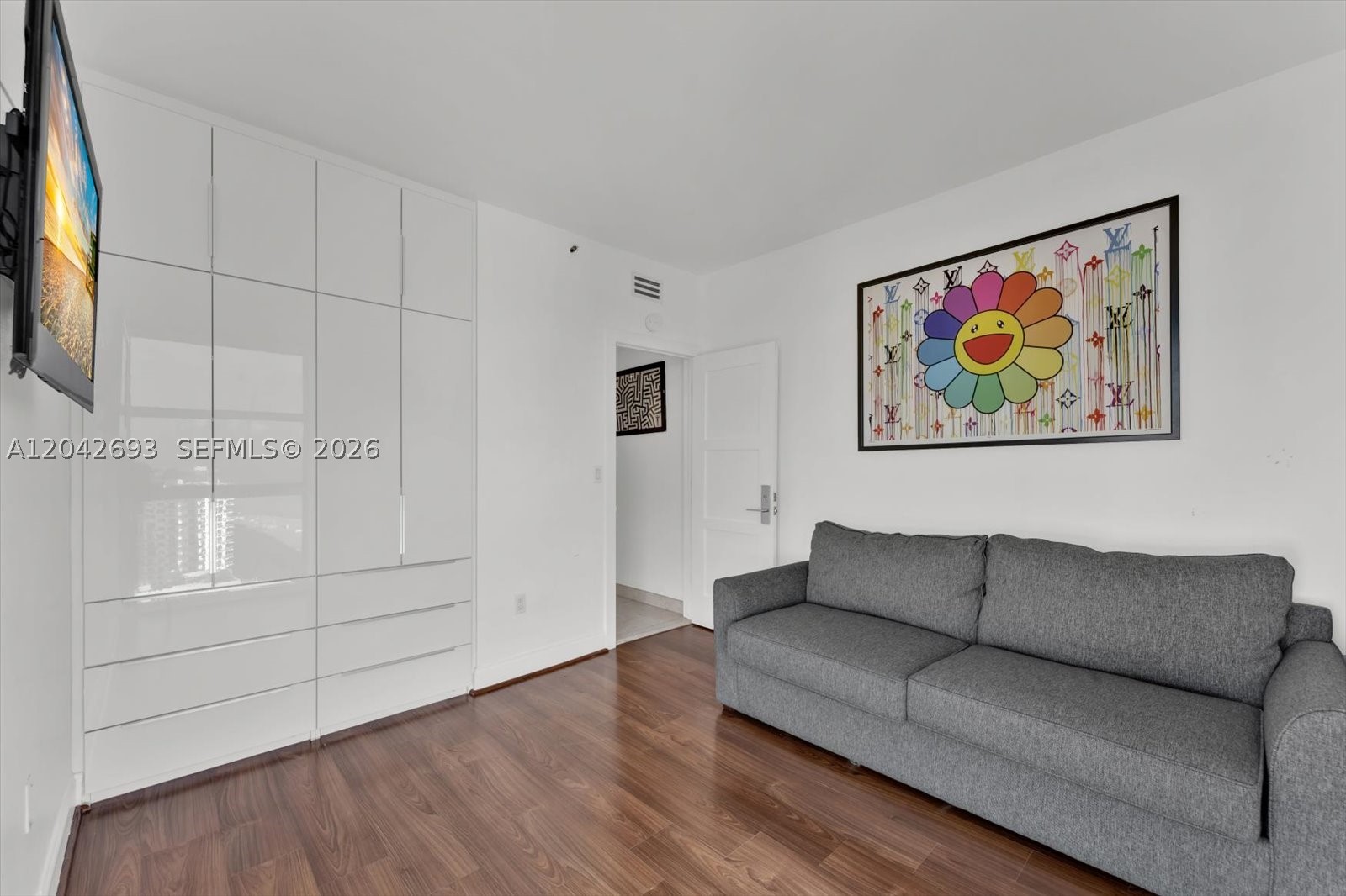 LA TOUR CONDO - Residential