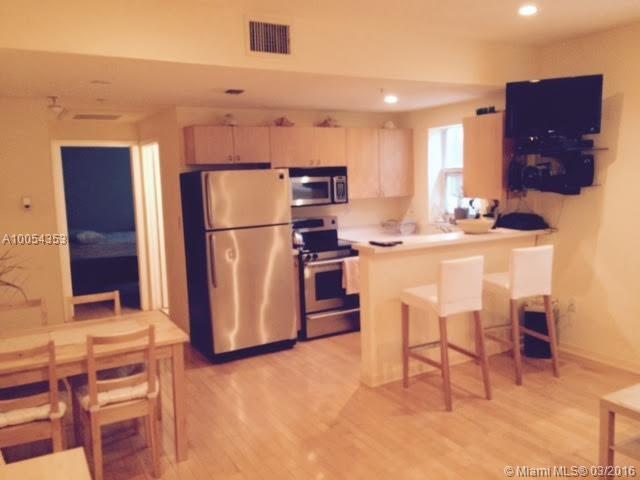 Spacious Fully Furnished One Bedroom Apartment in the Heart of South Beach. Great Location Close to the Beach and in between Lincoln Road & Espanola Way. Second Floor of Secure Boutique Condo. Hardwood Floors, Central AC, Updated Kitchen with Dishwasher. Unit has TV, Electronics, Dishes & cookware.