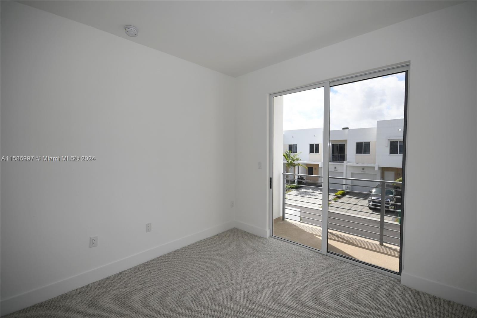 DORAL PALMS NORTH - Residential Lease