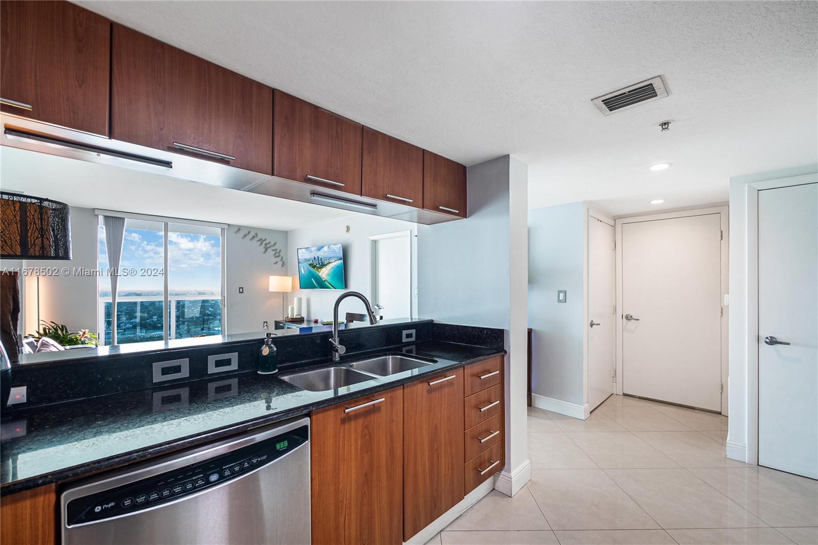 1800 CLUB CONDO - Residential