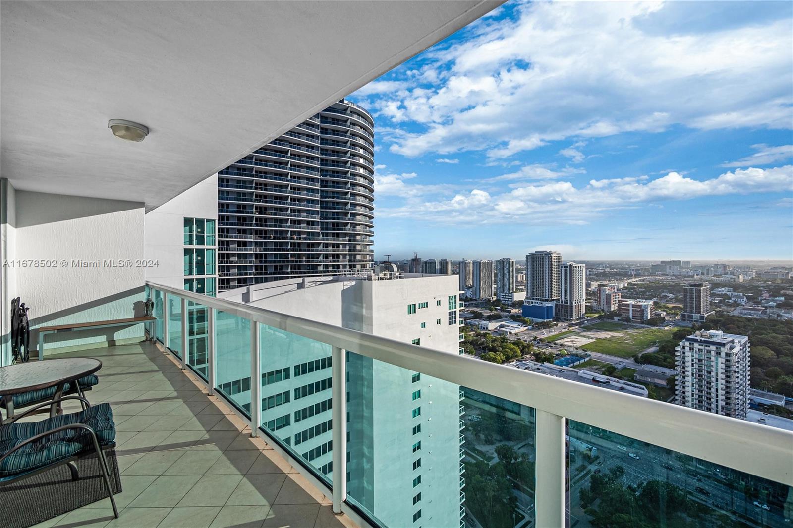 1800 CLUB CONDO - Residential