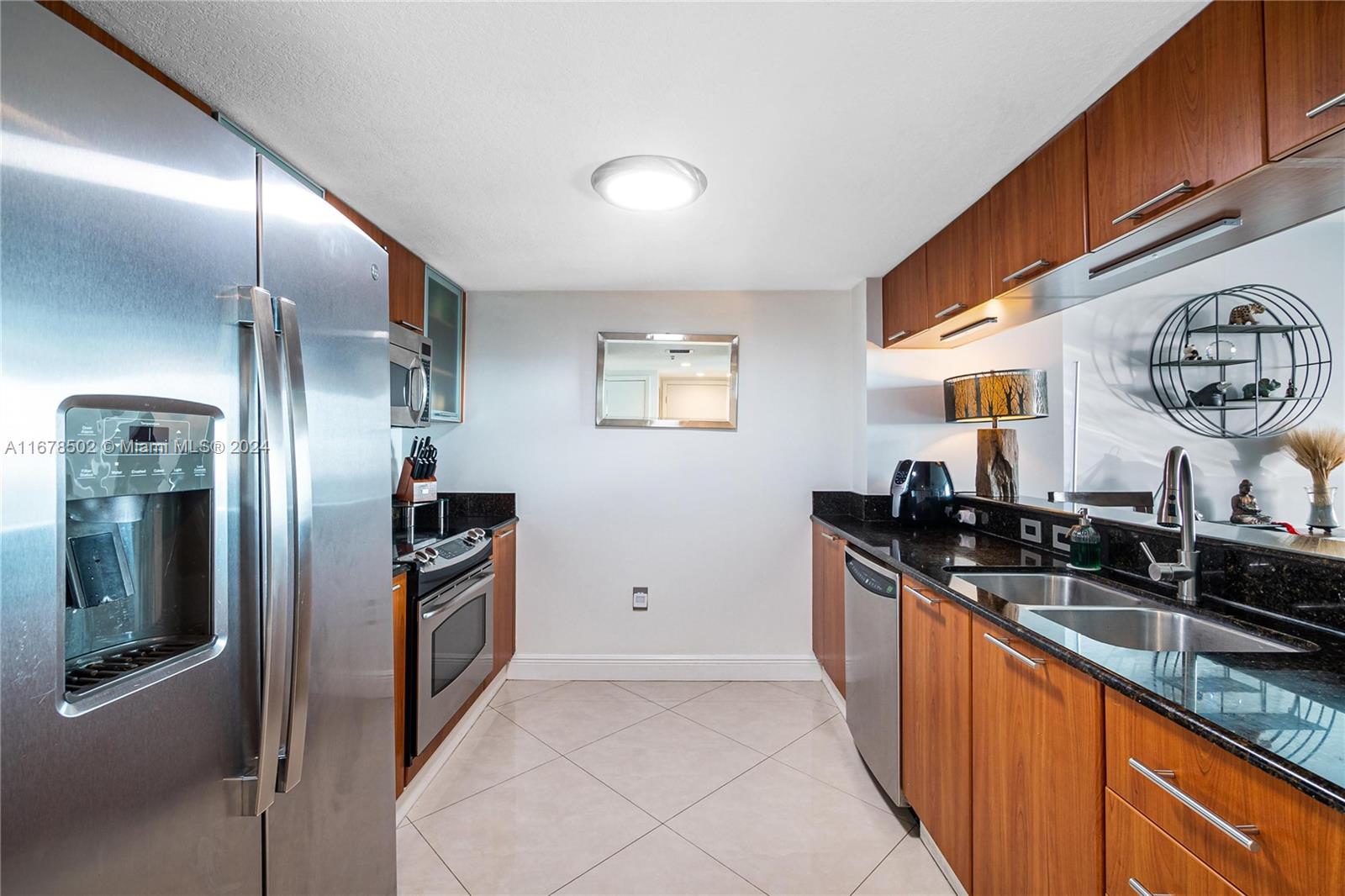 1800 CLUB CONDO - Residential