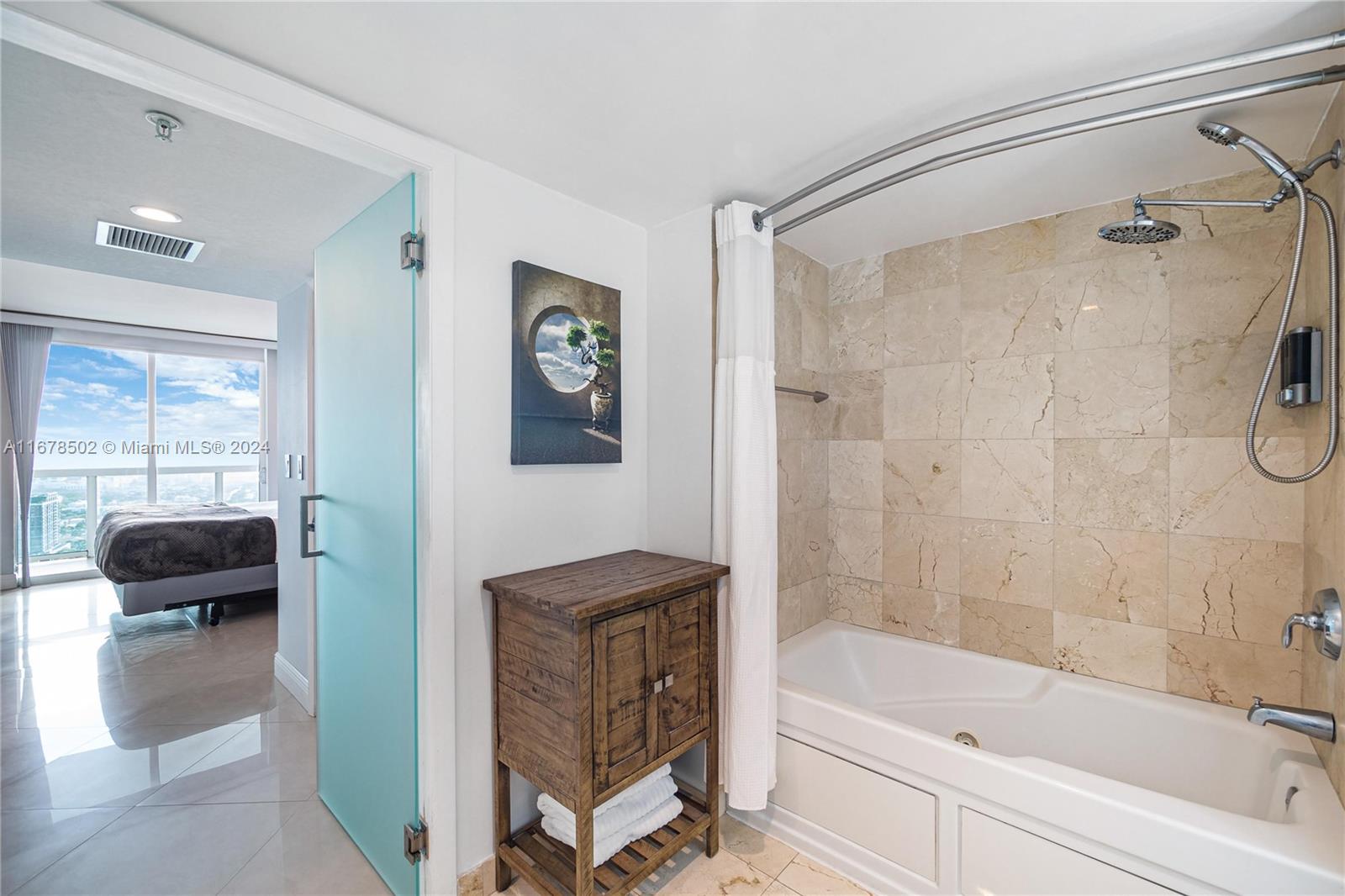 1800 CLUB CONDO - Residential